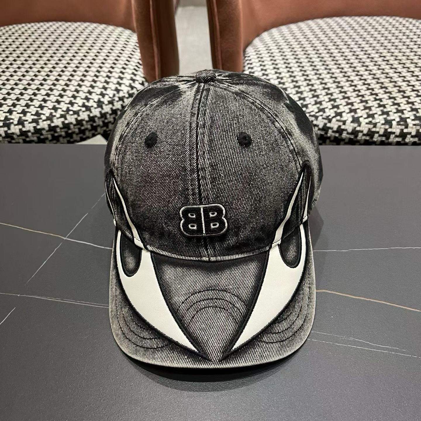 巴黎世家BALENCIAGA 美式水洗牛仔拼皮双刃火焰棒球帽男女街头潮牌大头围重工鸭舌帽子