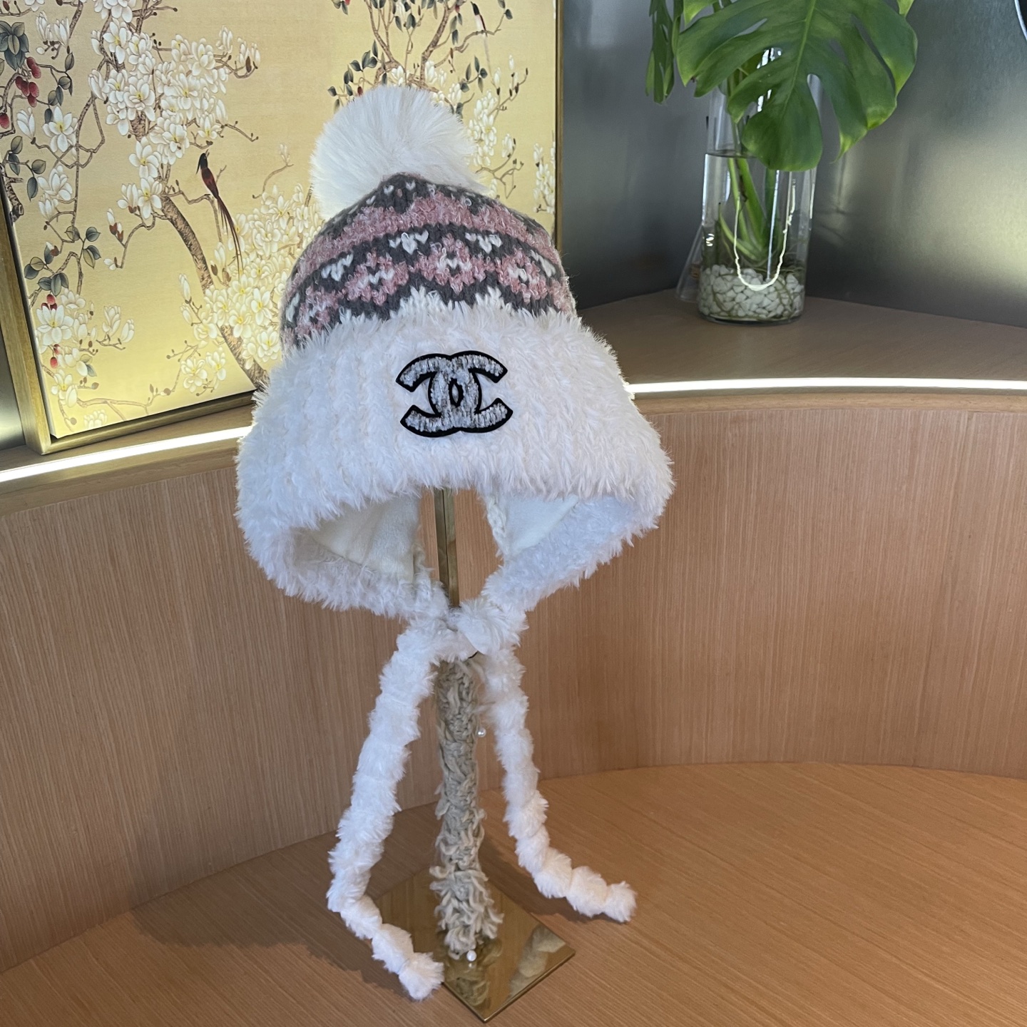 NO:643627,Chanel Chanel blogger braid hair ball ear protection knitted hat warm and thickened female Lei Feng hat hat fisherman hat baseball cap knitted hat, hat, chanel, chanel, espadrilles, hats19860909Chanel香奈儿博主辫子毛球护耳针织帽保暖加厚女雷锋帽帽子渔夫帽棒球帽针织帽,帽子,chanel,chanel,espadrilles,hats,hat
