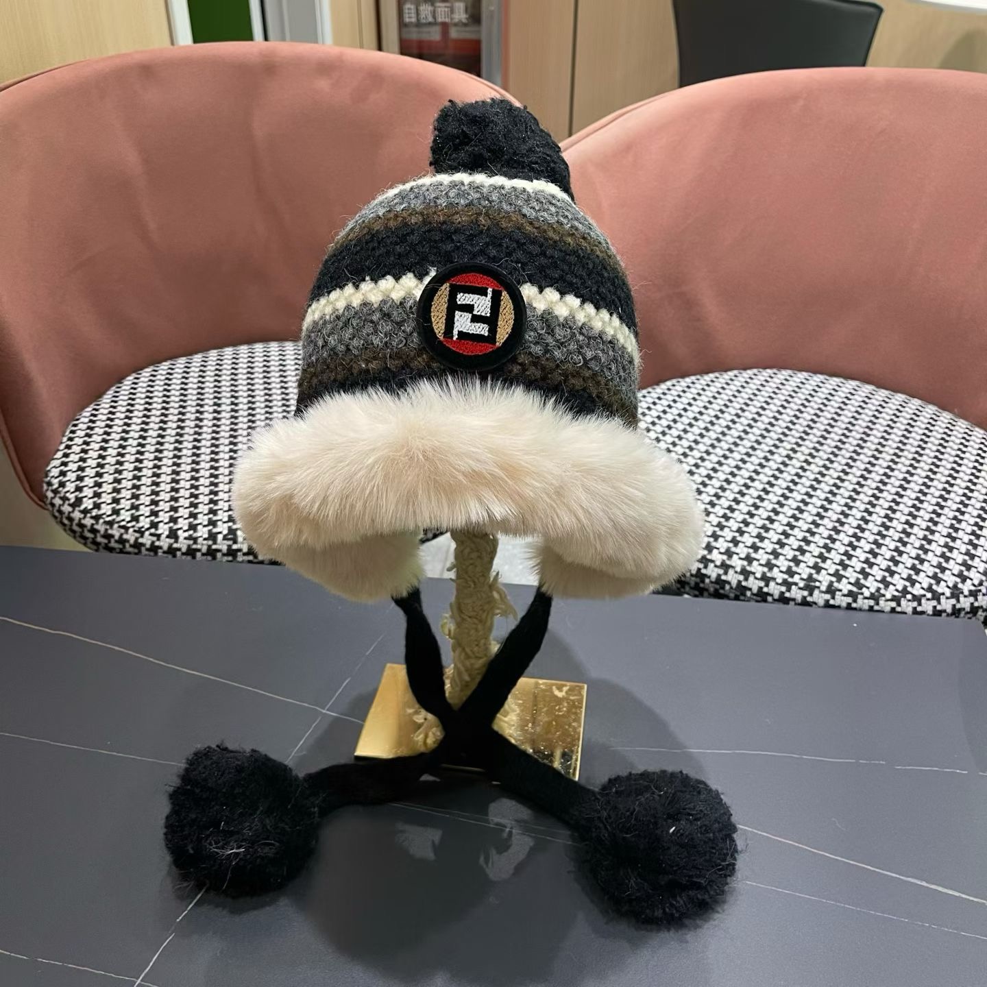 NO:643601,Fendi FENDI autumn and winter new Fair Isle style striped plush Lei Feng hat women's thickened warm and cold-proof Baotou hat hat fisherman hat baseball cap knitted hat, hat, fendi, fendi, espadrilles, hats19860909芬迪FENDI 秋冬新款费尔岛风条纹毛绒雷锋帽女加厚保暖防寒包头帽子帽子渔夫帽棒球帽针织帽,帽子,fendi,fendi,espadrilles,hats,hat
