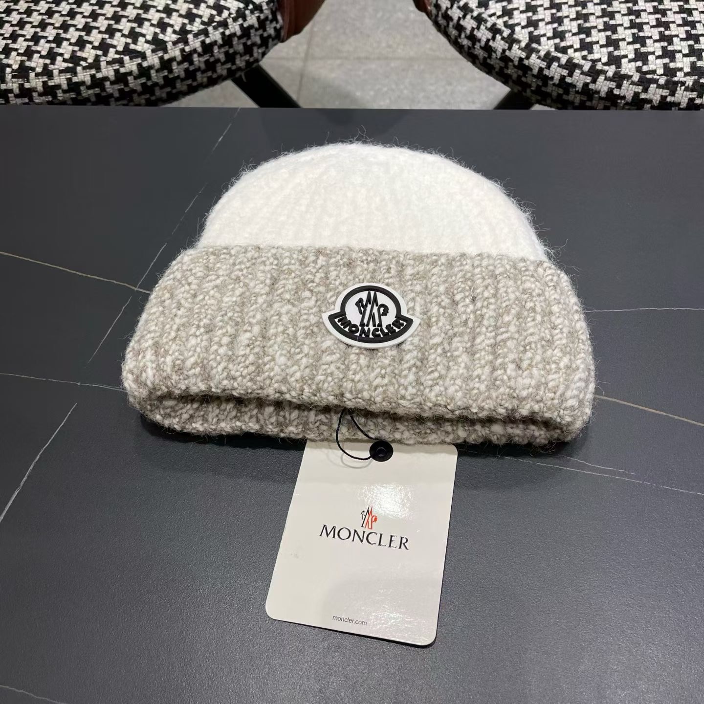 NO:643615,MONCLER autumn and winter new knitted hat, woolen hat, Internet celebrity casual warm ear protection hat, fisherman hat, baseball cap, knitted hat, hat, espadrilles, hats19860909MONCLER蒙囗秋冬新款针织帽毛线帽网红休闲保暖护耳帽子渔夫帽棒球帽针织帽,帽子,espadrilles,hats,hat