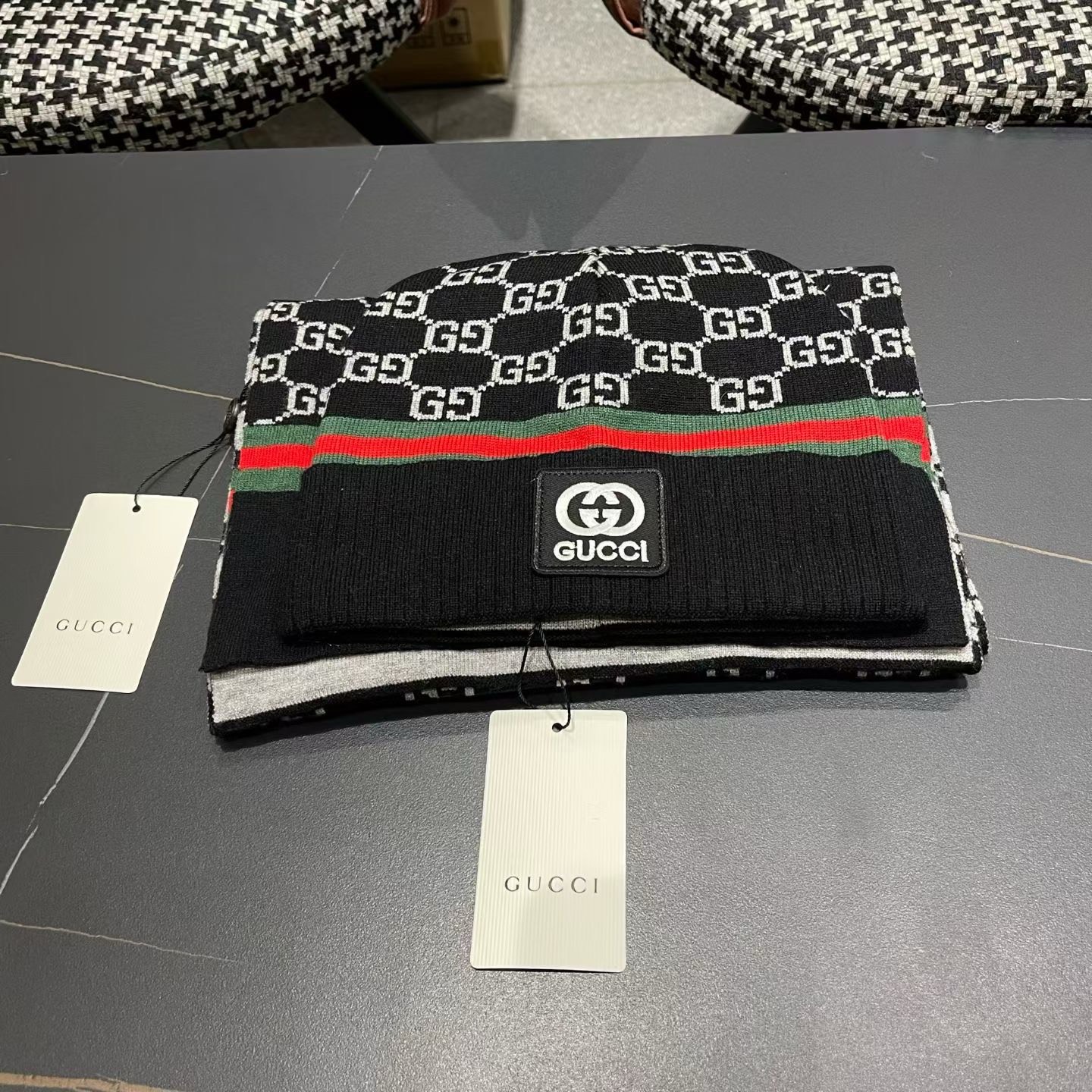 NO:701685,GUCCI Gucci original official flagship store winter cute scarf all in one winter scarf hooded warm internet celebrity two-piece suit, suit, gucci, hats19860909GUCCI古奇 原单官方旗舰店冬天可爱围巾一体冬季围脖连帽保暖网红两件套套装,套装,gucci,hats,accessory
