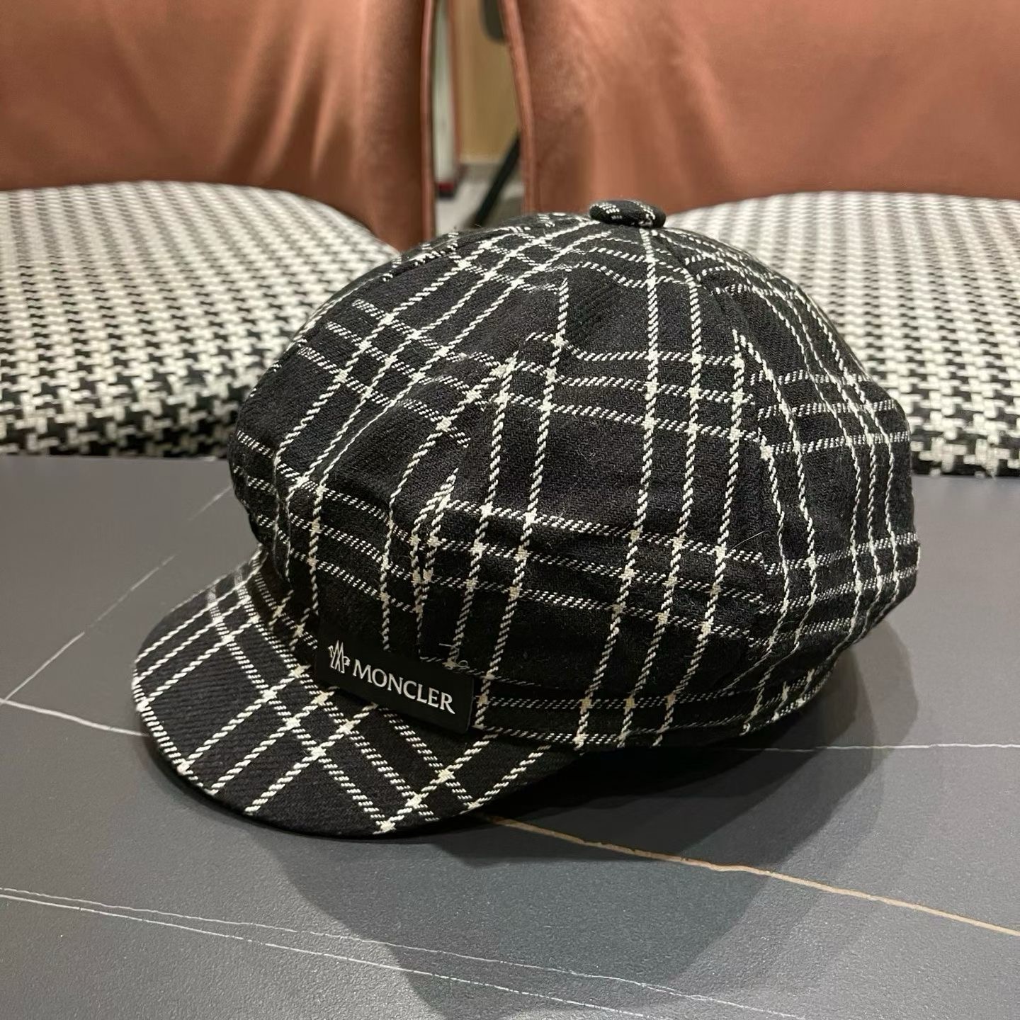 【MONCLER蒙​口】冬季​新​款​高‎品质‎ 火爆‌来‌袭‎ 💖💖鸭​舌八‌角‌帽 时尚​百搭 帽型