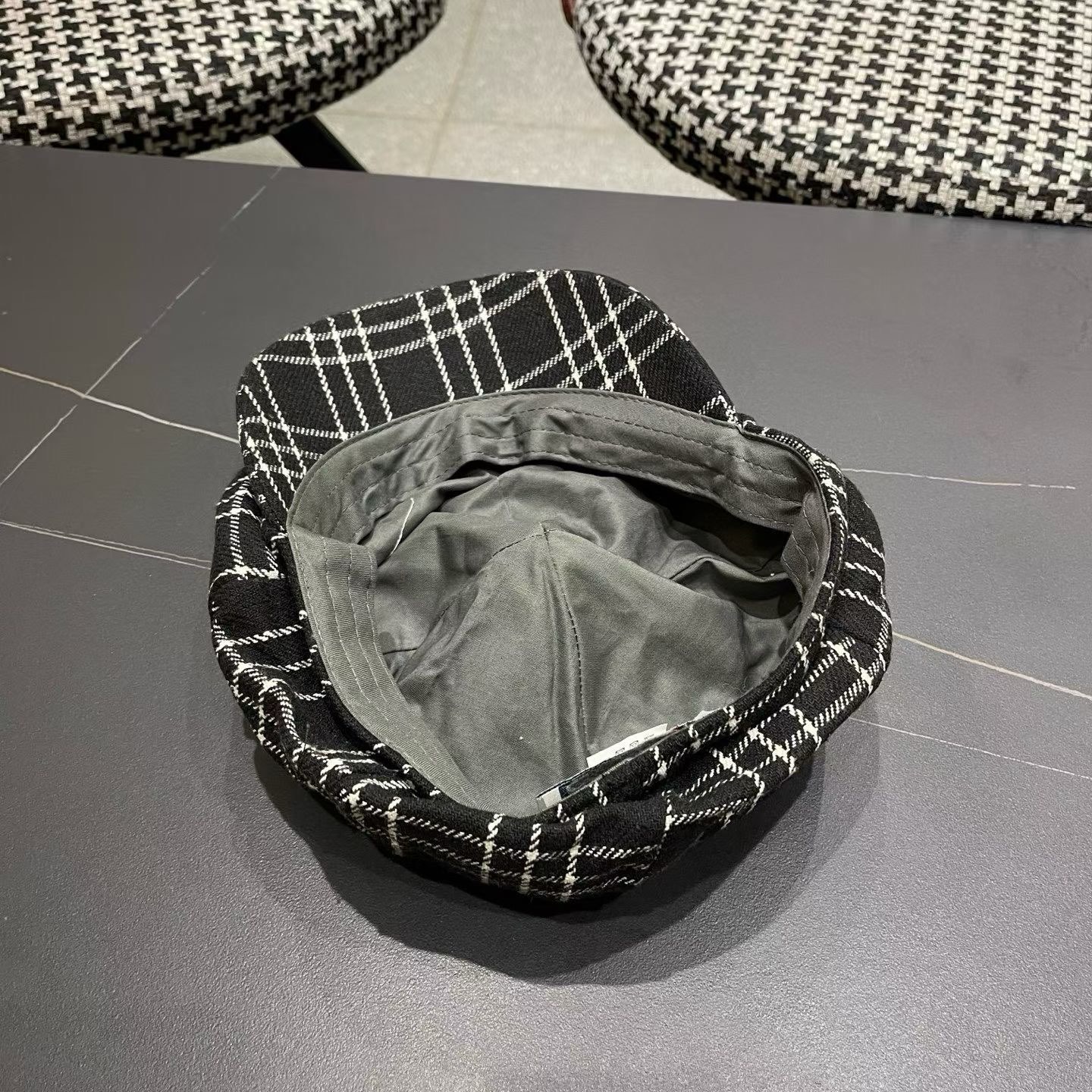 【MONCLER蒙​口】冬季​新​款​高‎品质‎ 火爆‌来‌袭‎ 💖💖鸭​舌八‌角‌帽 时尚​百搭 帽型