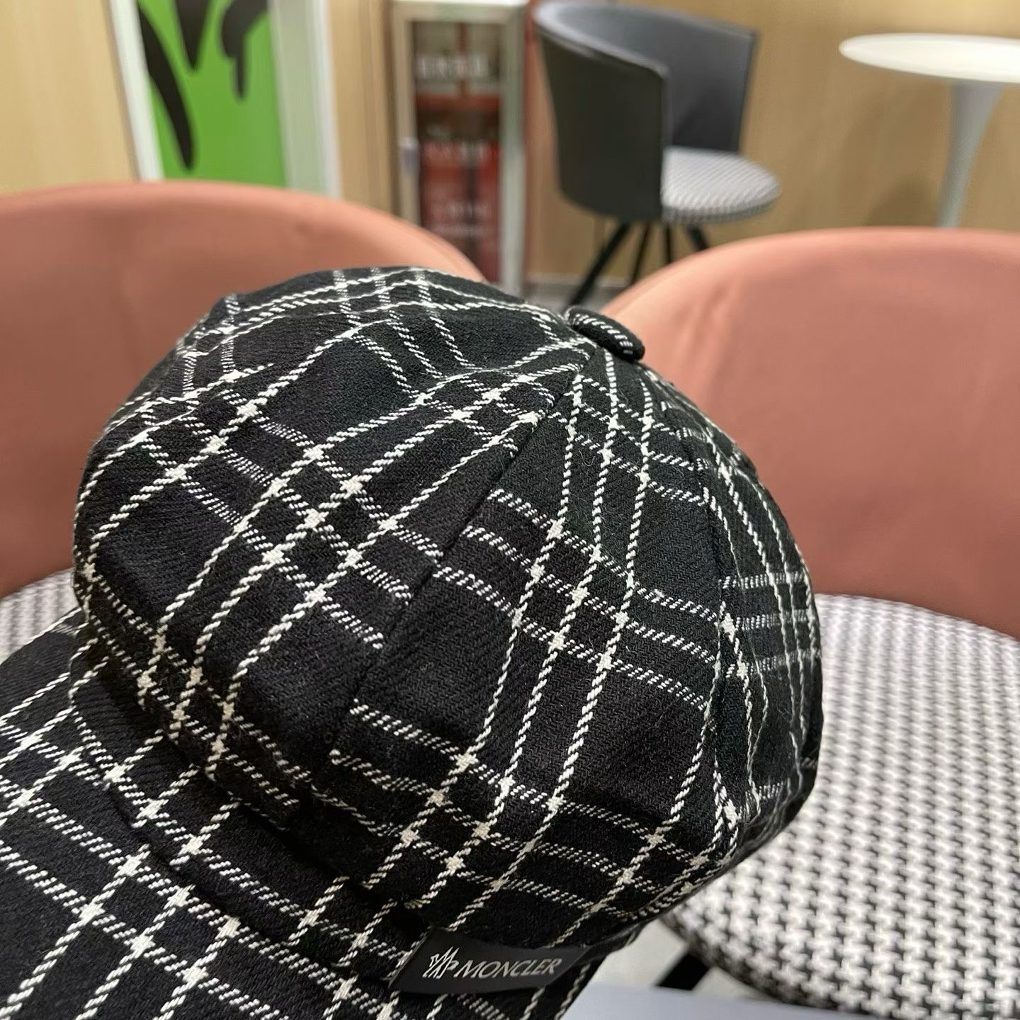 【MONCLER蒙​口】冬季​新​款​高‎品质‎ 火爆‌来‌袭‎ 💖💖鸭​舌八‌角‌帽 时尚​百搭 帽型