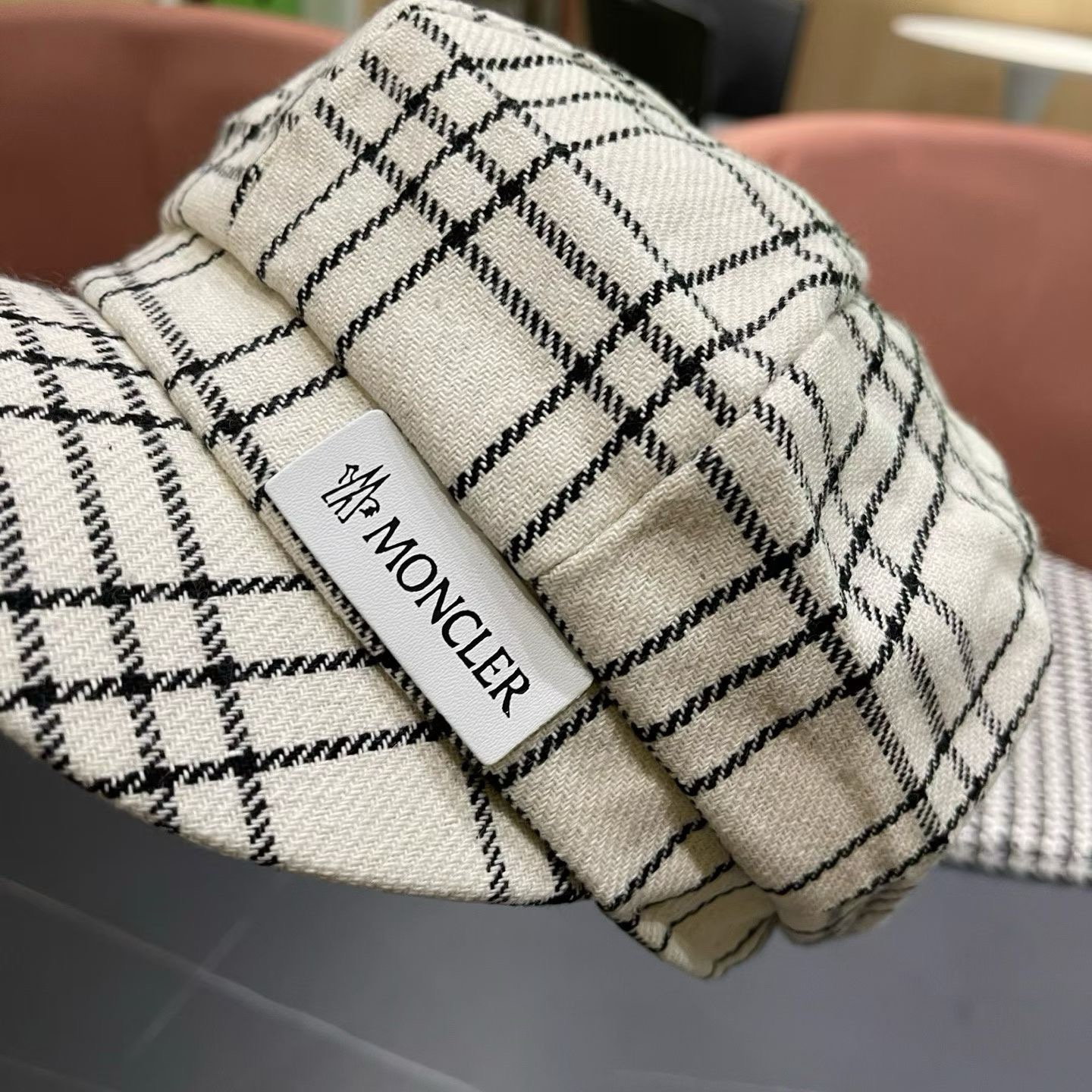 【MONCLER蒙​口】冬季​新​款​高‎品质‎ 火爆‌来‌袭‎ 💖💖鸭​舌八‌角‌帽 时尚​百搭 帽型