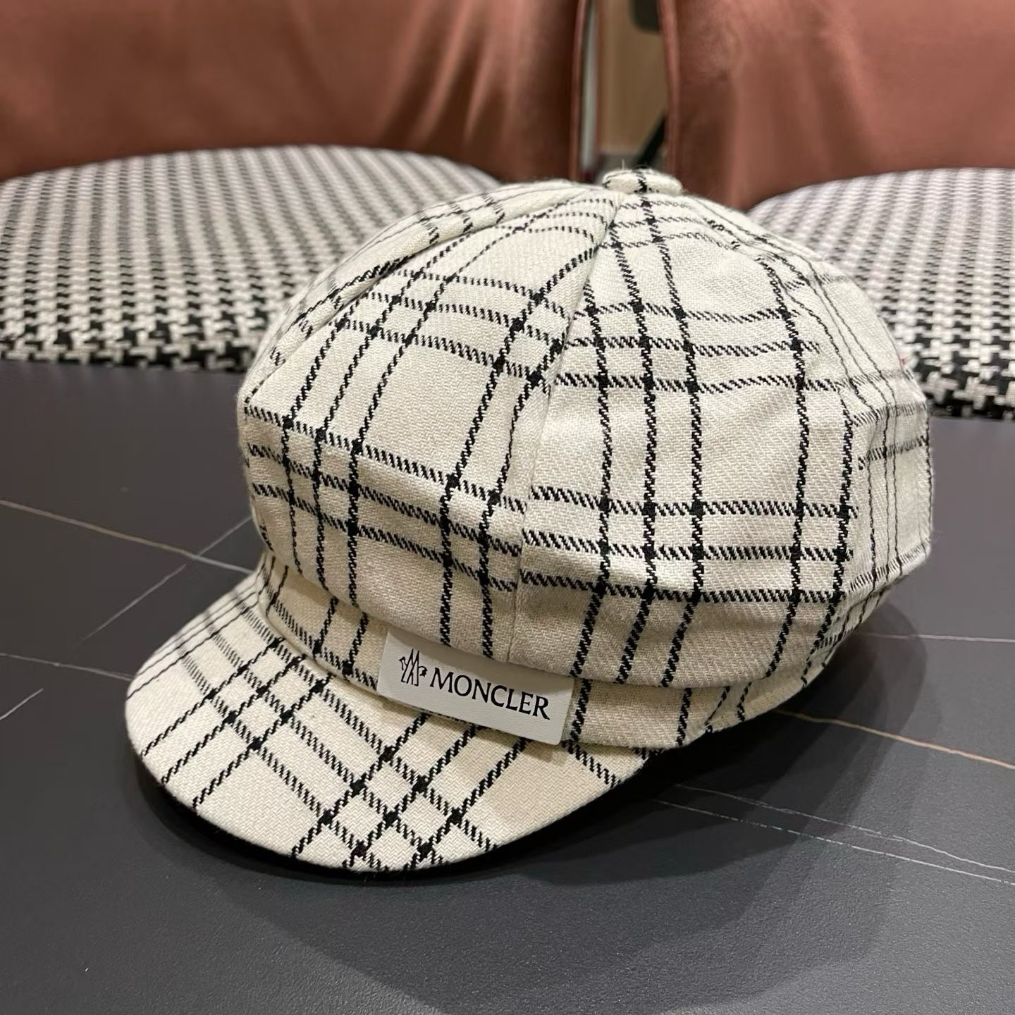 【MONCLER蒙​口】冬季​新​款​高‎品质‎ 火爆‌来‌袭‎ 💖💖鸭​舌八‌角‌帽 时尚​百搭 帽型