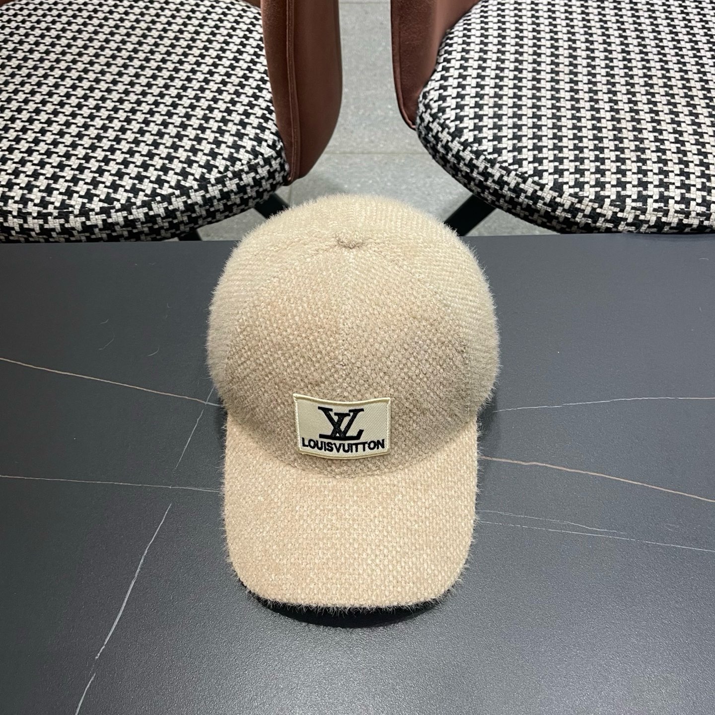 LV 路易威登 秋冬新款经典休闲潮流款 上架简约棒球帽出门旅游，绝对要入手的一款
