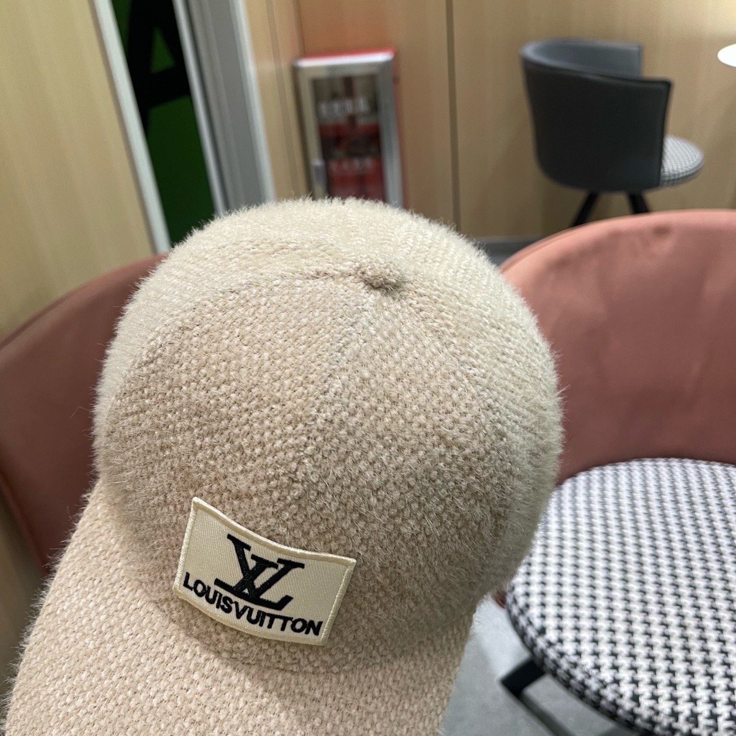 LV 路易威登 秋冬新款经典休闲潮流款 上架简约棒球帽出门旅游，绝对要入手的一款