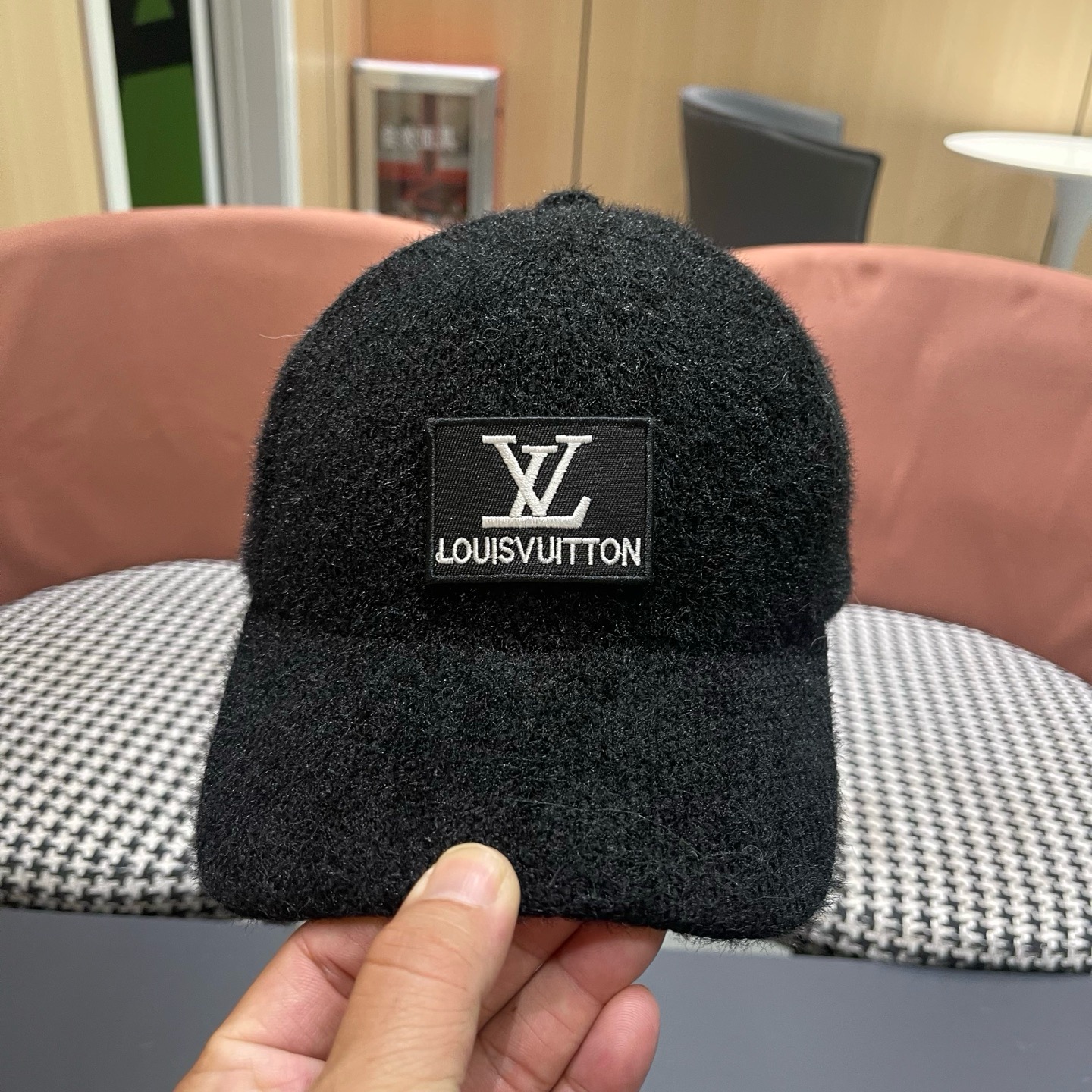 LV 路易威登 秋冬新款经典休闲潮流款 上架简约棒球帽出门旅游，绝对要入手的一款