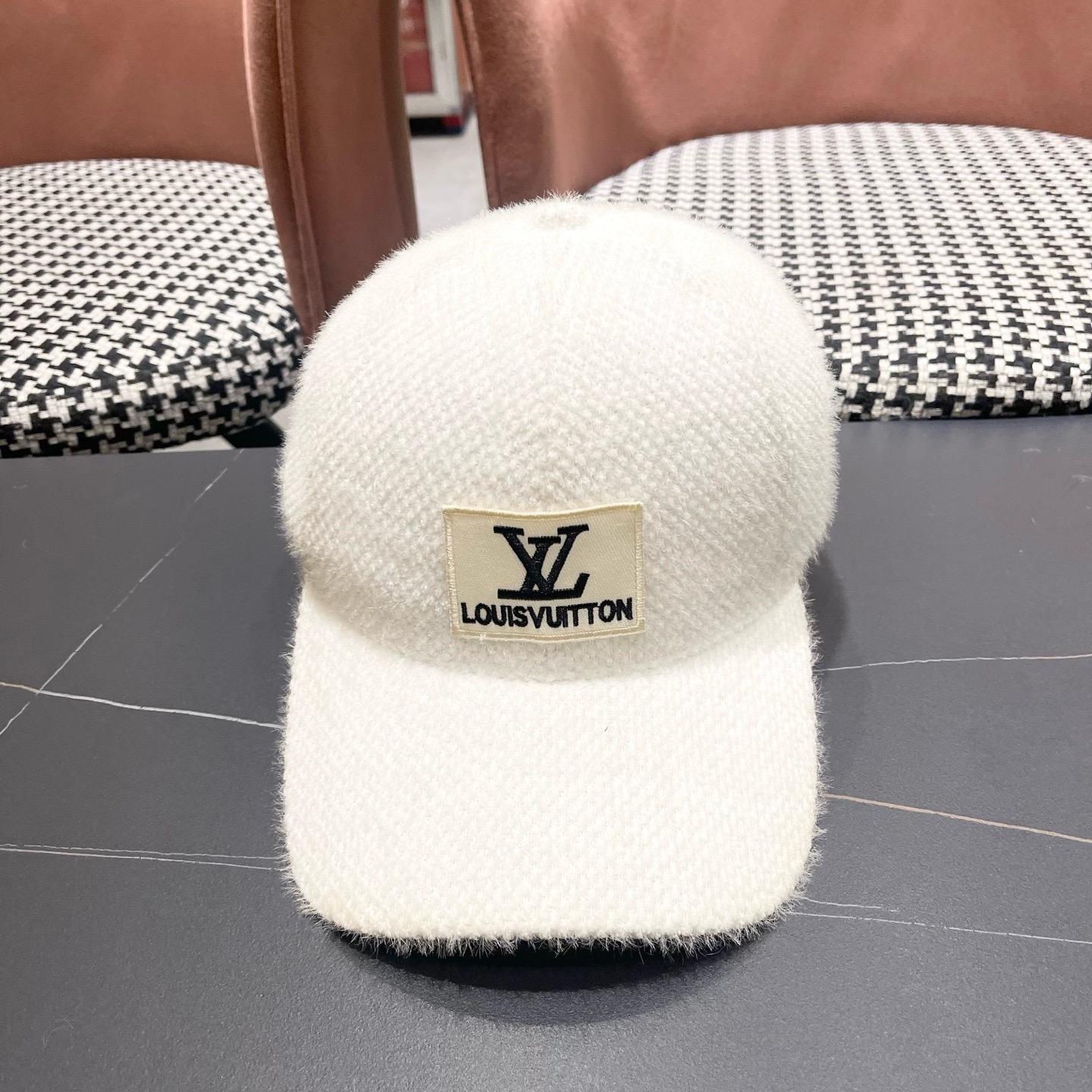 LV 路易威登 秋冬新款经典休闲潮流款 上架简约棒球帽出门旅游，绝对要入手的一款