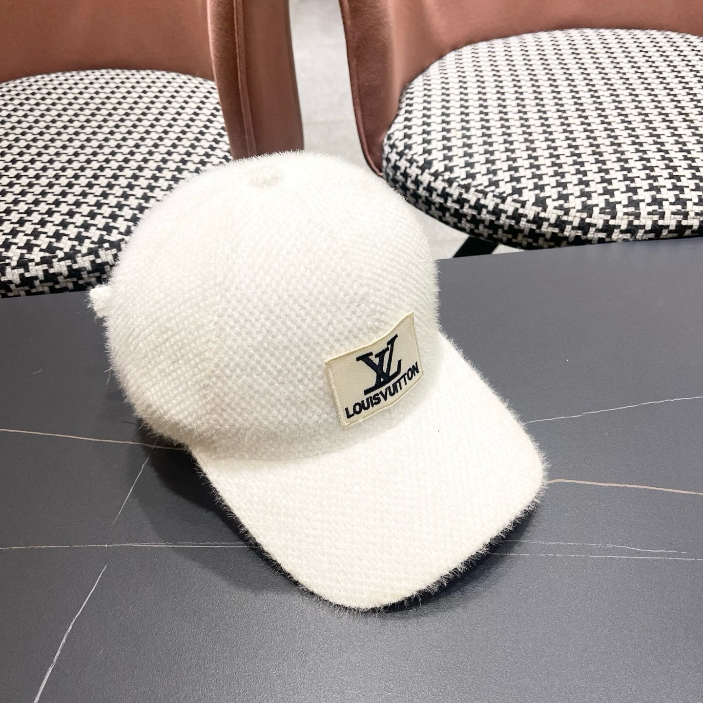 LV 路易威登 秋冬新款经典休闲潮流款 上架简约棒球帽出门旅游，绝对要入手的一款