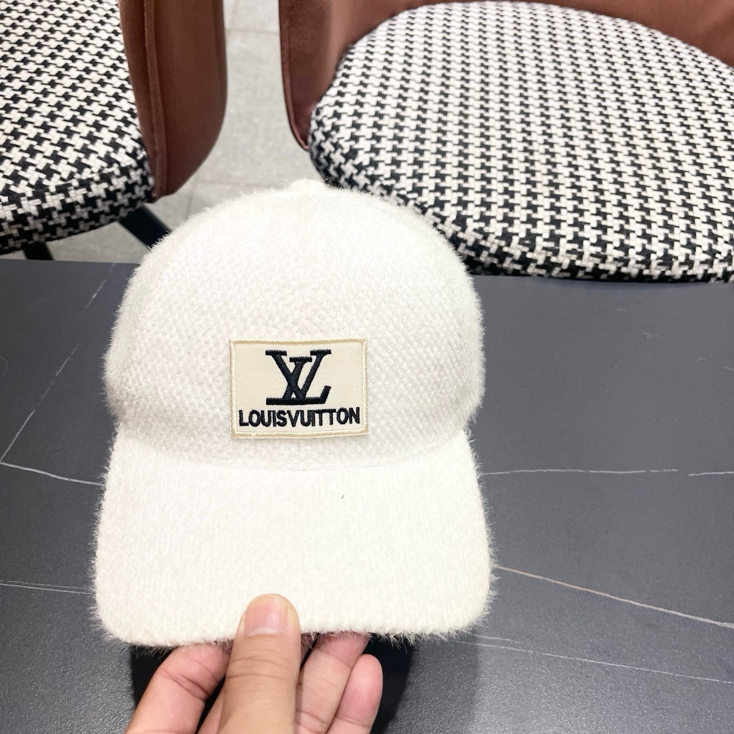 LV 路易威登 秋冬新款经典休闲潮流款 上架简约棒球帽出门旅游，绝对要入手的一款