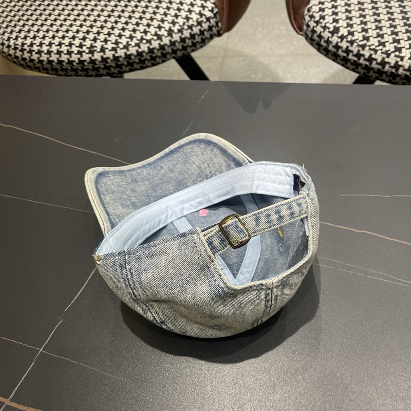 LouiVuittonLV路易威登牛仔新款路易威登家刺绣花棒球帽，简单大方 男女通用遮阳帽，男女通用