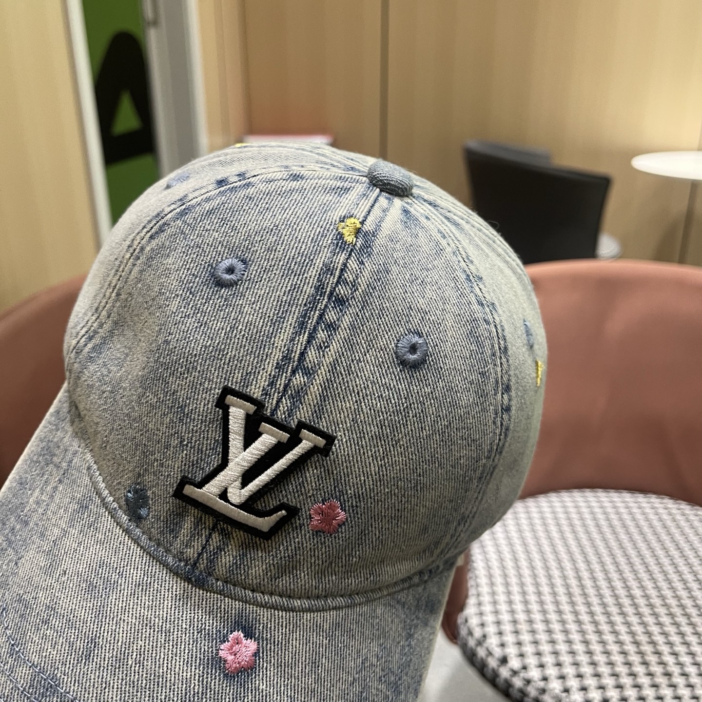 LouiVuittonLV路易威登牛仔新款路易威登家刺绣花棒球帽，简单大方 男女通用遮阳帽，男女通用