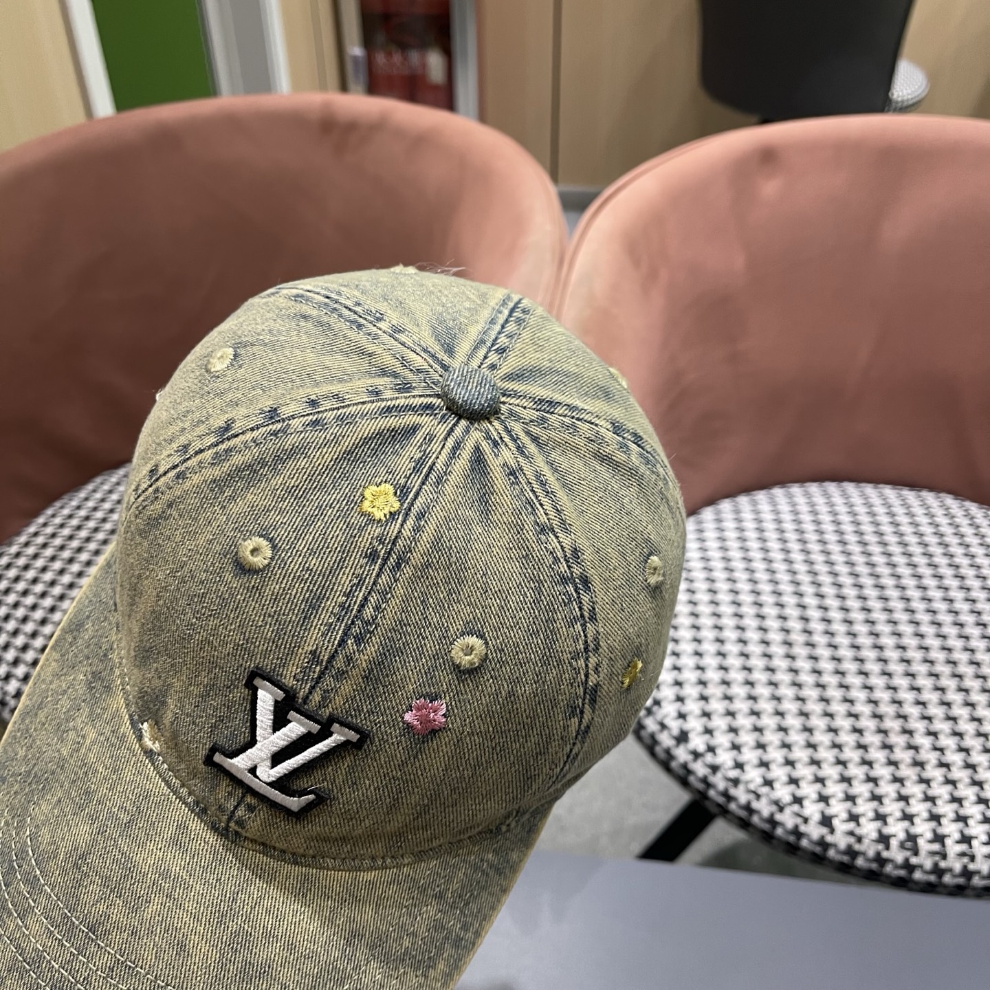 LouiVuittonLV路易威登牛仔新款路易威登家刺绣花棒球帽，简单大方 男女通用遮阳帽，男女通用