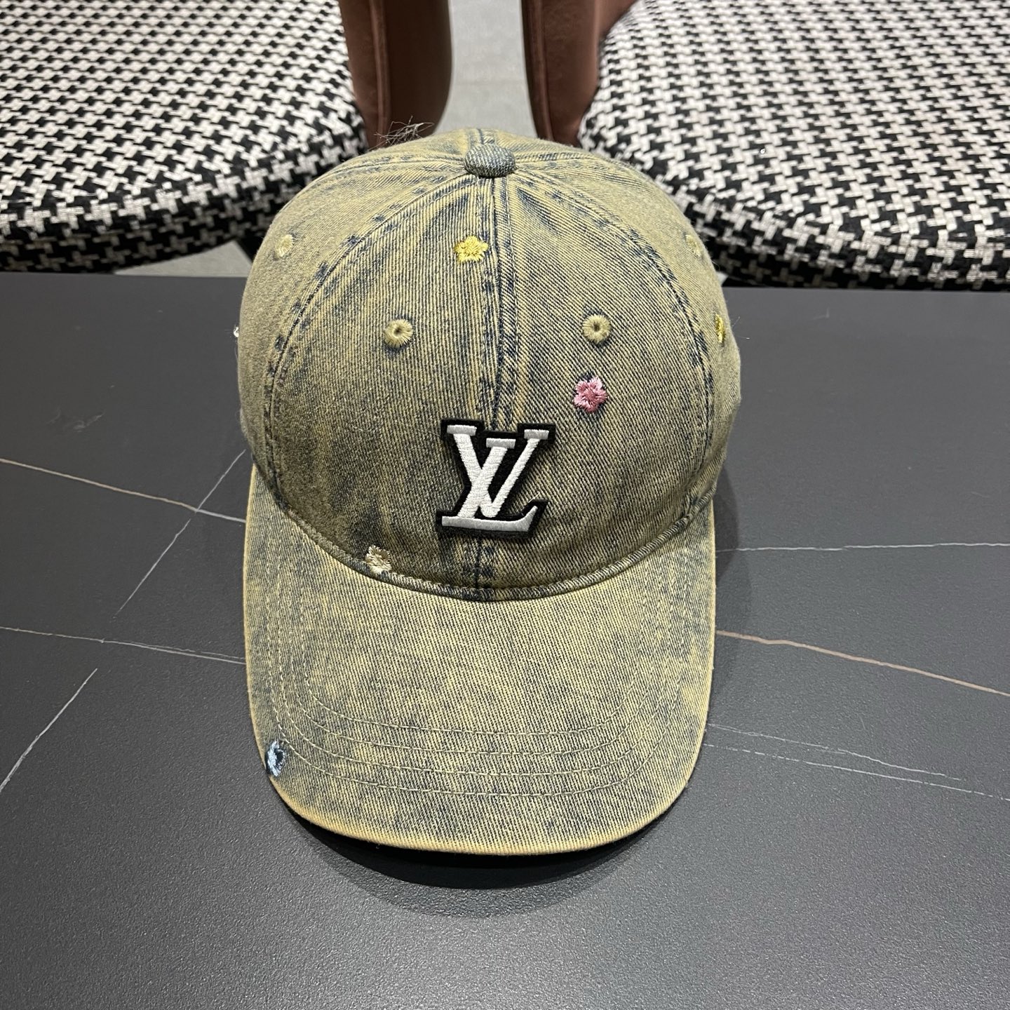 LouiVuittonLV路易威登牛仔新款路易威登家刺绣花棒球帽，简单大方 男女通用遮阳帽，男女通用