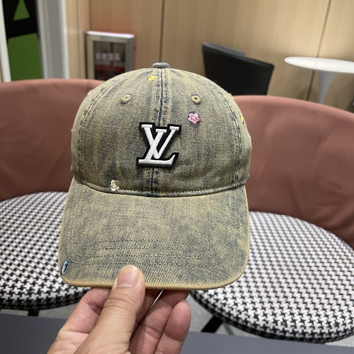 LouiVuittonLV路易威登牛仔新款路易威登家刺绣花棒球帽，简单大方 男女通用遮阳帽，男女通用