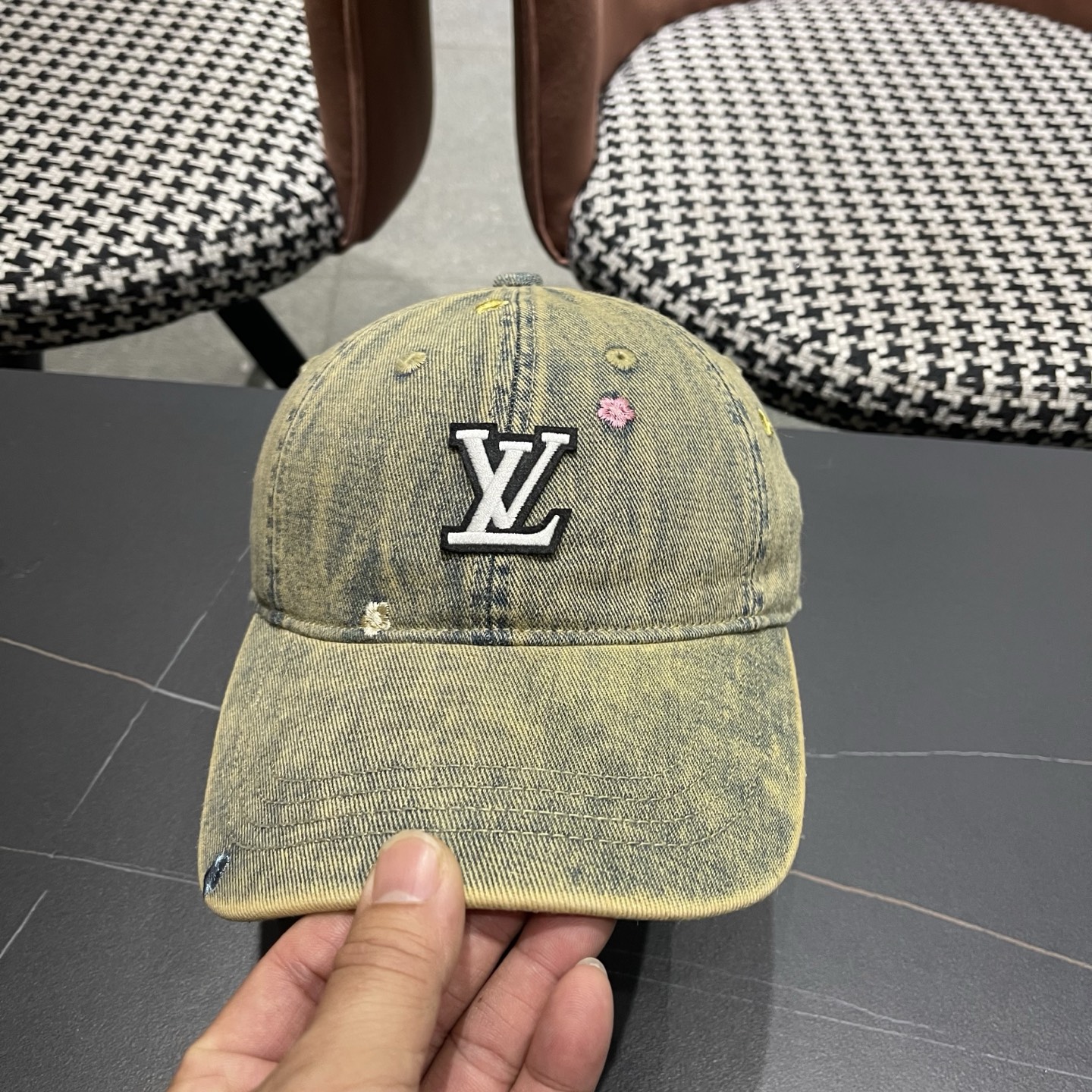 LouiVuittonLV路易威登牛仔新款路易威登家刺绣花棒球帽，简单大方 男女通用遮阳帽，男女通用