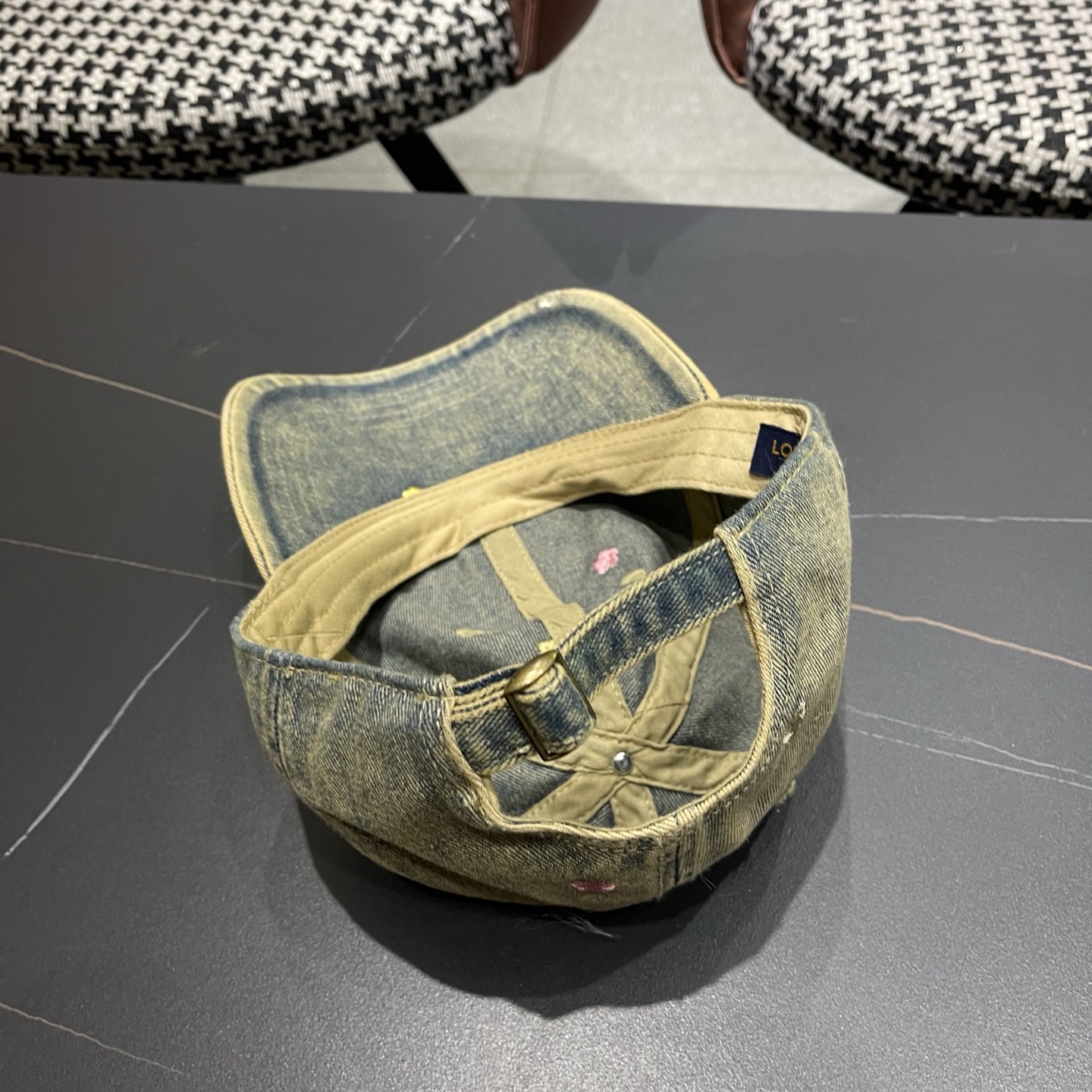 LouiVuittonLV路易威登牛仔新款路易威登家刺绣花棒球帽，简单大方 男女通用遮阳帽，男女通用