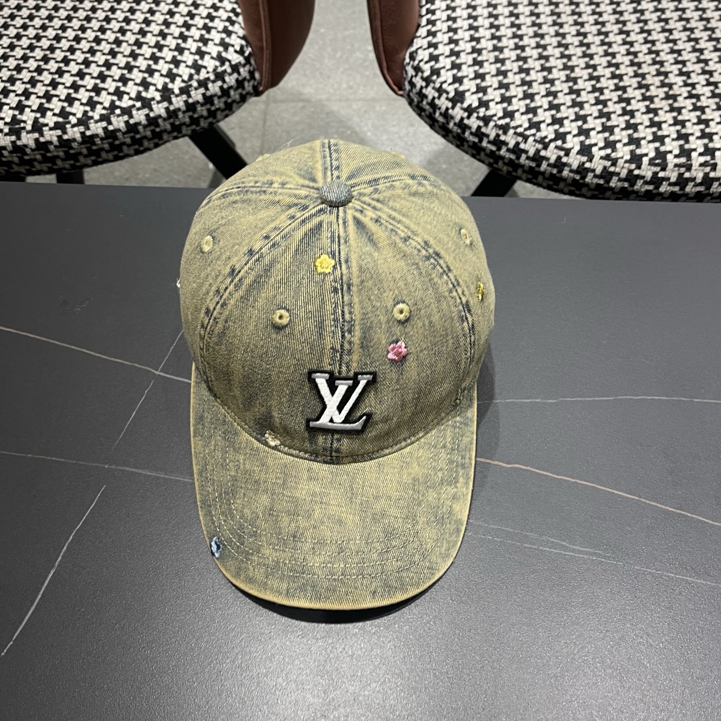 LouiVuittonLV路易威登牛仔新款路易威登家刺绣花棒球帽，简单大方 男女通用遮阳帽，男女通用