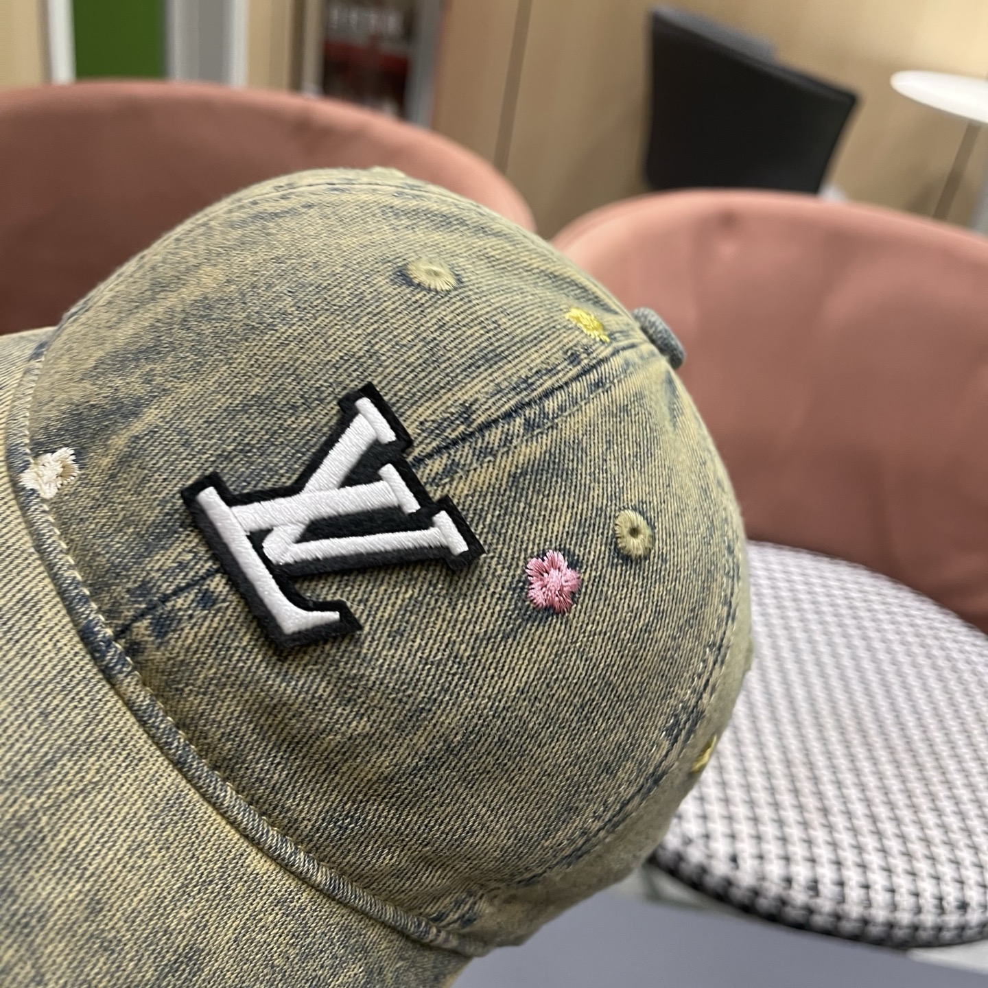 LouiVuittonLV路易威登牛仔新款路易威登家刺绣花棒球帽，简单大方 男女通用遮阳帽，男女通用
