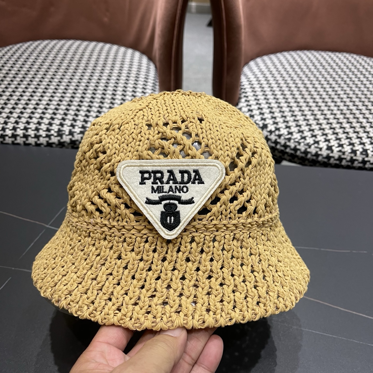 Prada普拉达 橙子家三角标渔夫帽女春夏韩版日系网红盆帽镂空透气减龄草帽