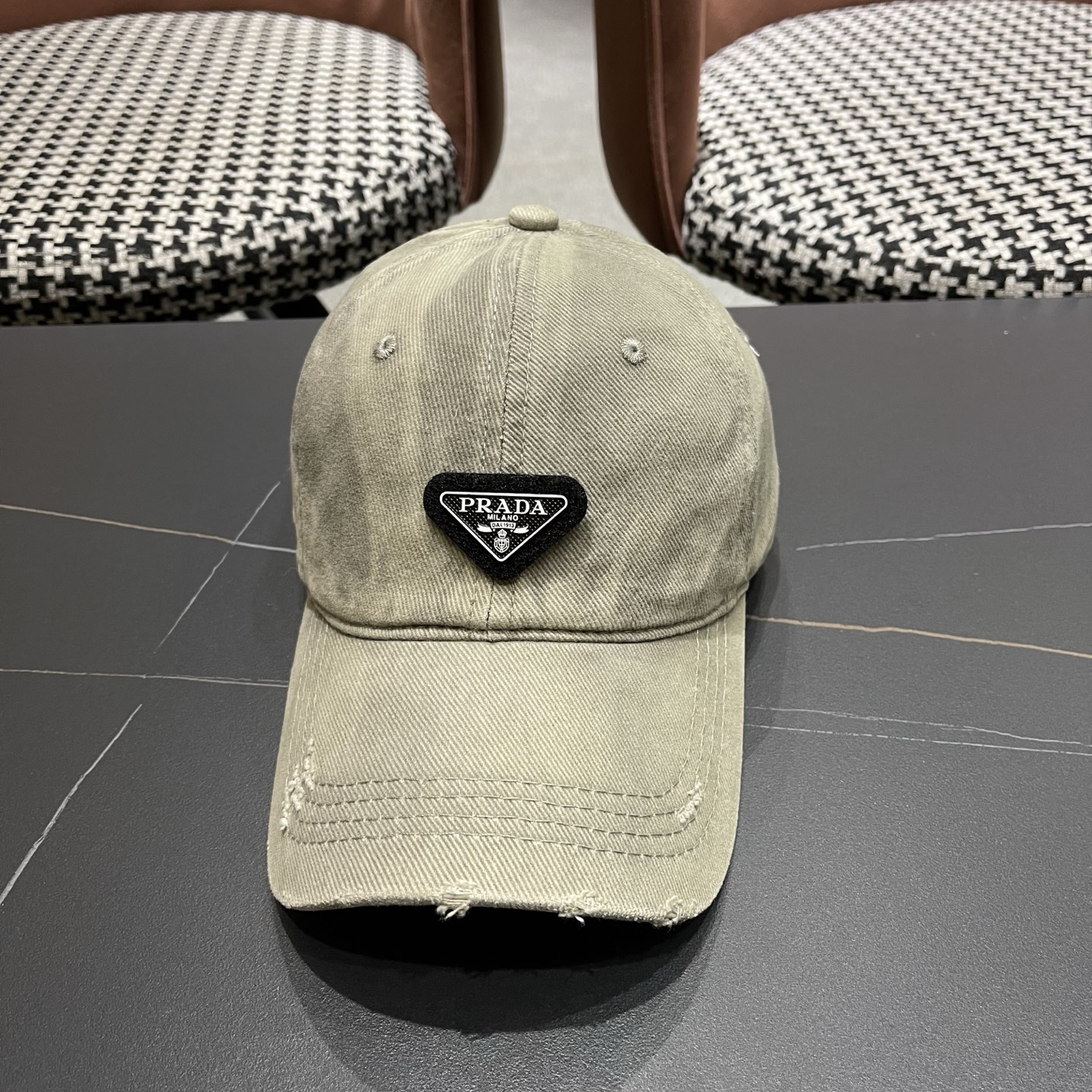 普拉达PRADA 三角标水洗棒球帽女显脸小潮帽子美式百搭软顶鸭舌帽男