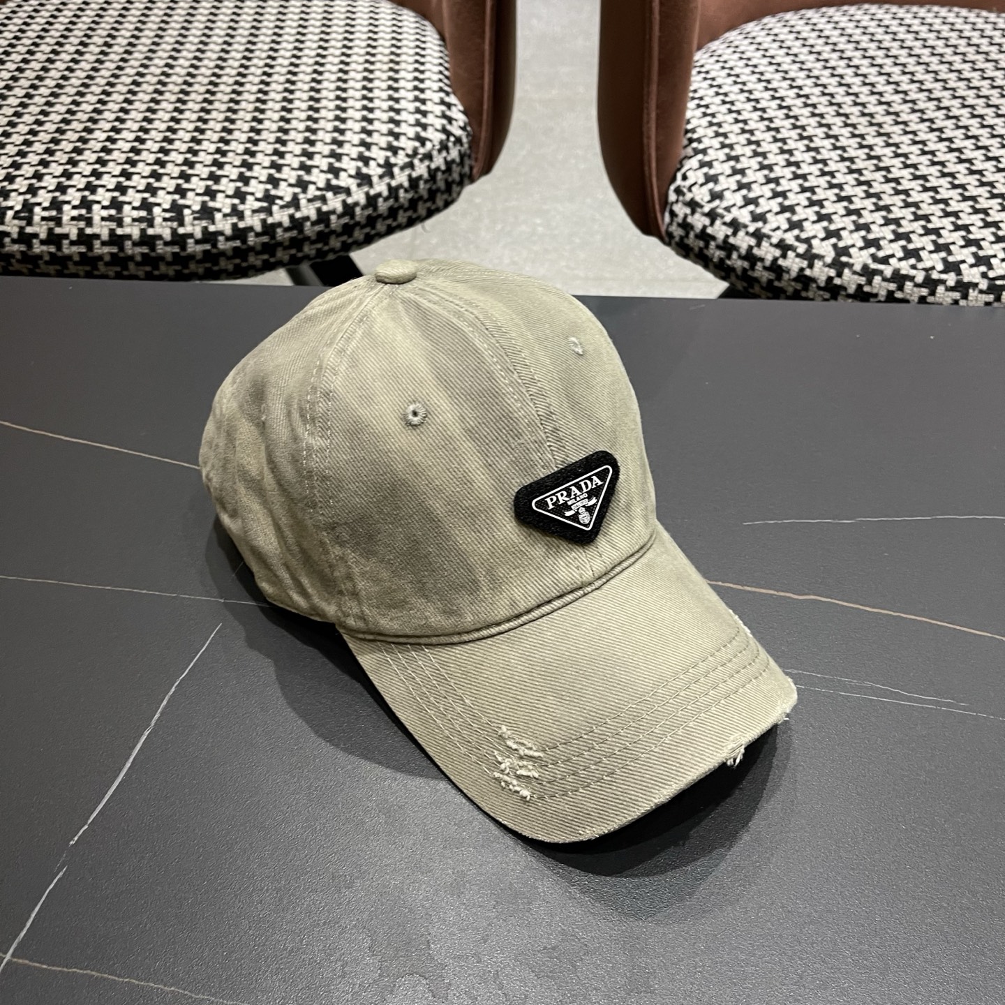 普拉达PRADA 三角标水洗棒球帽女显脸小潮帽子美式百搭软顶鸭舌帽男