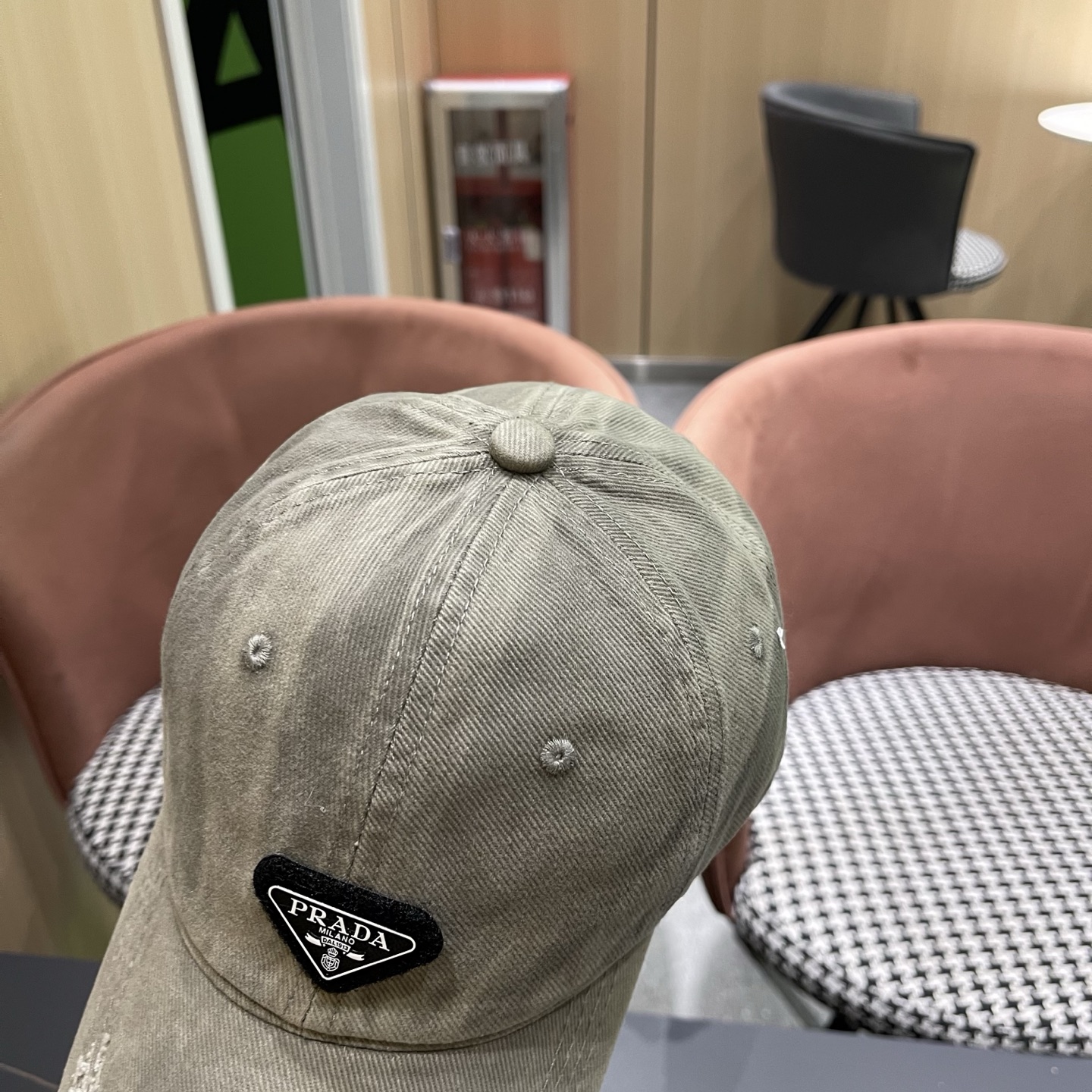 普拉达PRADA 三角标水洗棒球帽女显脸小潮帽子美式百搭软顶鸭舌帽男