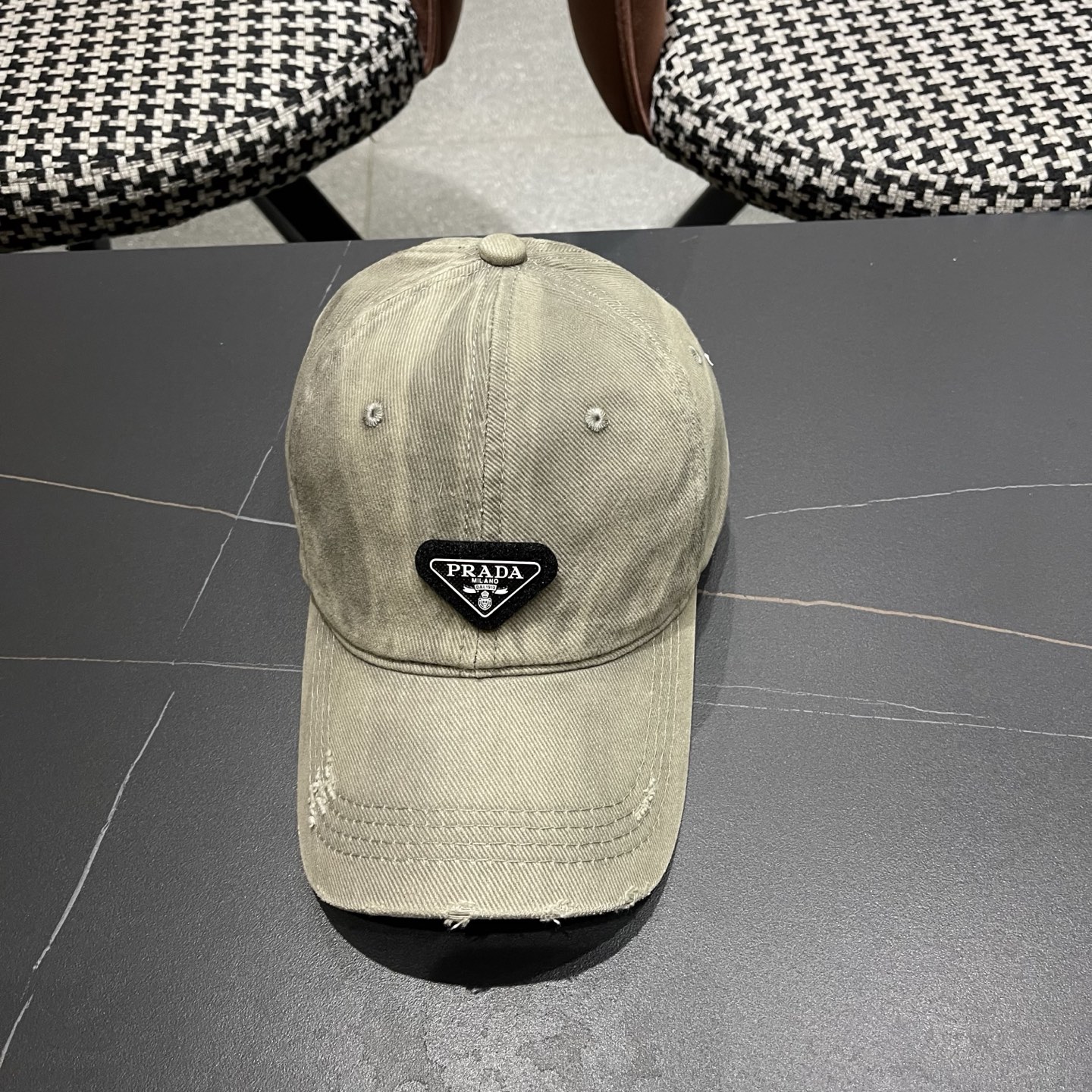 普拉达PRADA 三角标水洗棒球帽女显脸小潮帽子美式百搭软顶鸭舌帽男