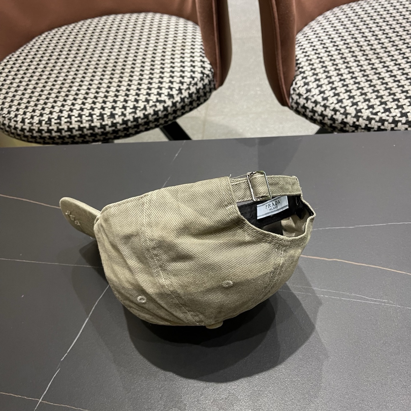 普拉达PRADA 三角标水洗棒球帽女显脸小潮帽子美式百搭软顶鸭舌帽男