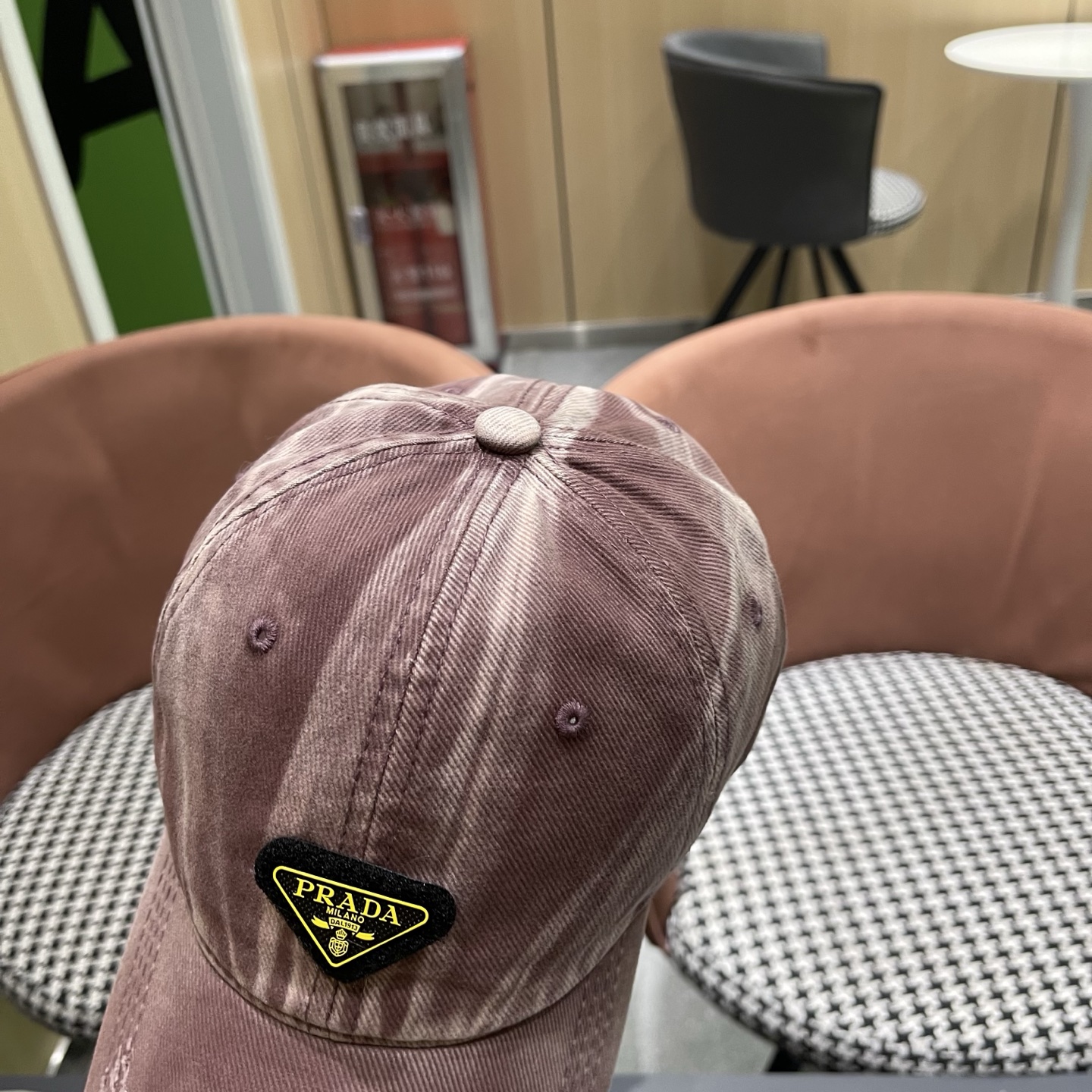 普拉达PRADA 三角标水洗棒球帽女显脸小潮帽子美式百搭软顶鸭舌帽男