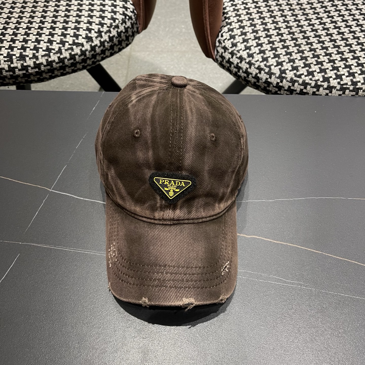 普拉达PRADA 三角标水洗棒球帽女显脸小潮帽子美式百搭软顶鸭舌帽男