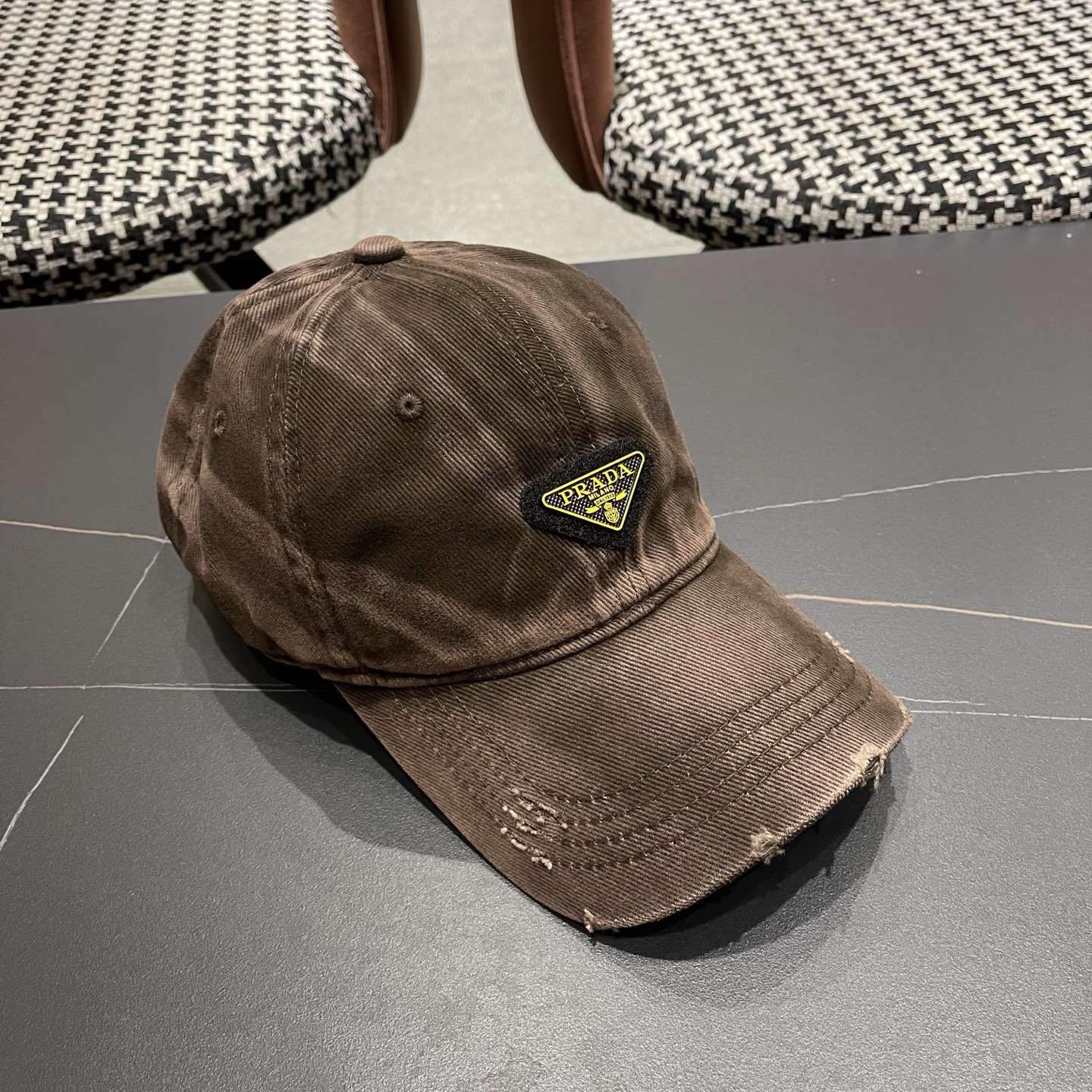 普拉达PRADA 三角标水洗棒球帽女显脸小潮帽子美式百搭软顶鸭舌帽男