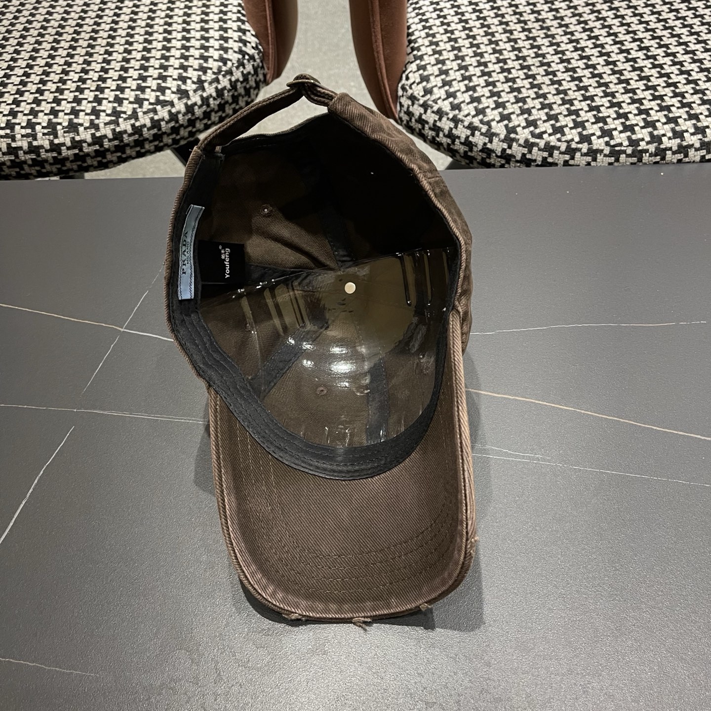 普拉达PRADA 三角标水洗棒球帽女显脸小潮帽子美式百搭软顶鸭舌帽男