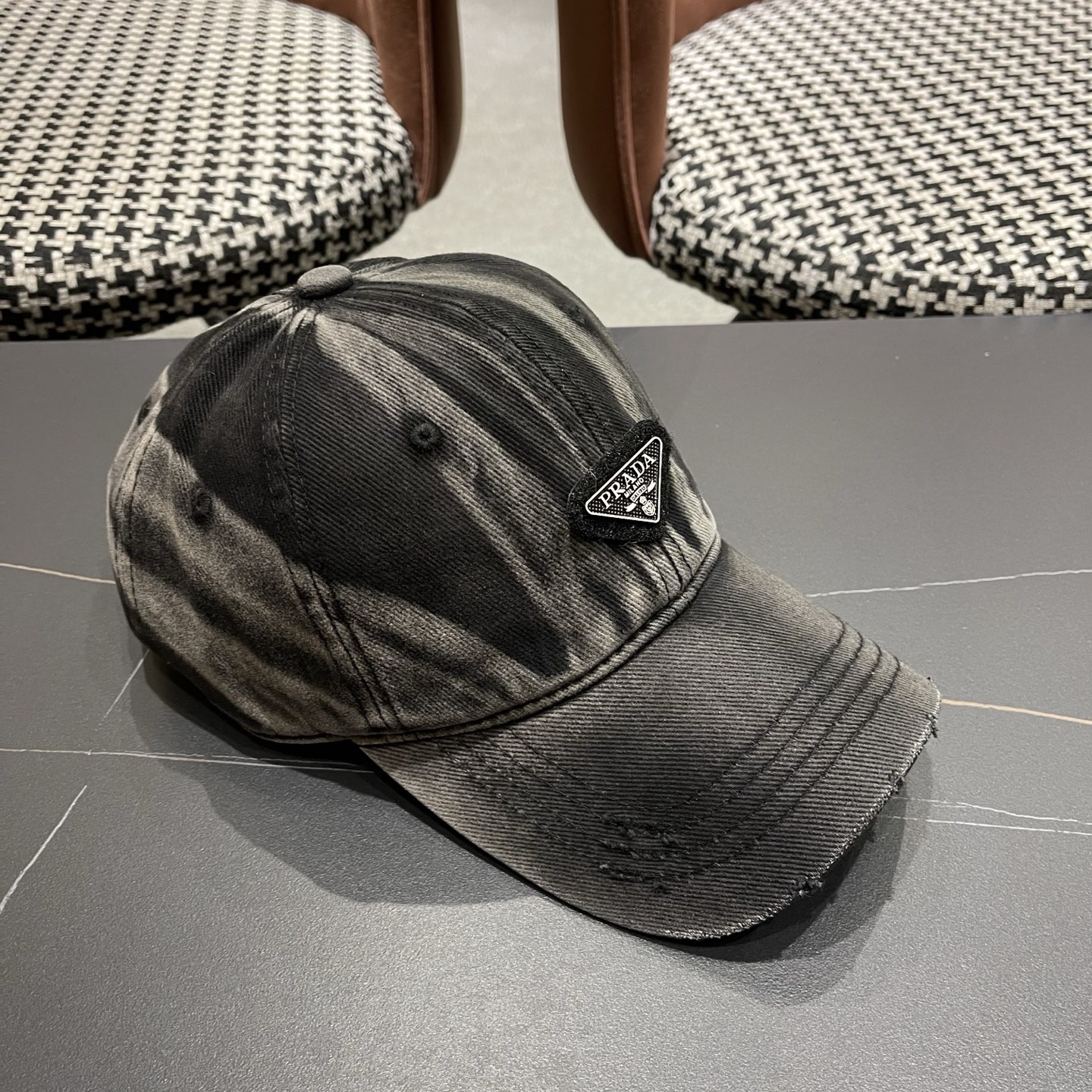 普拉达PRADA 三角标水洗棒球帽女显脸小潮帽子美式百搭软顶鸭舌帽男