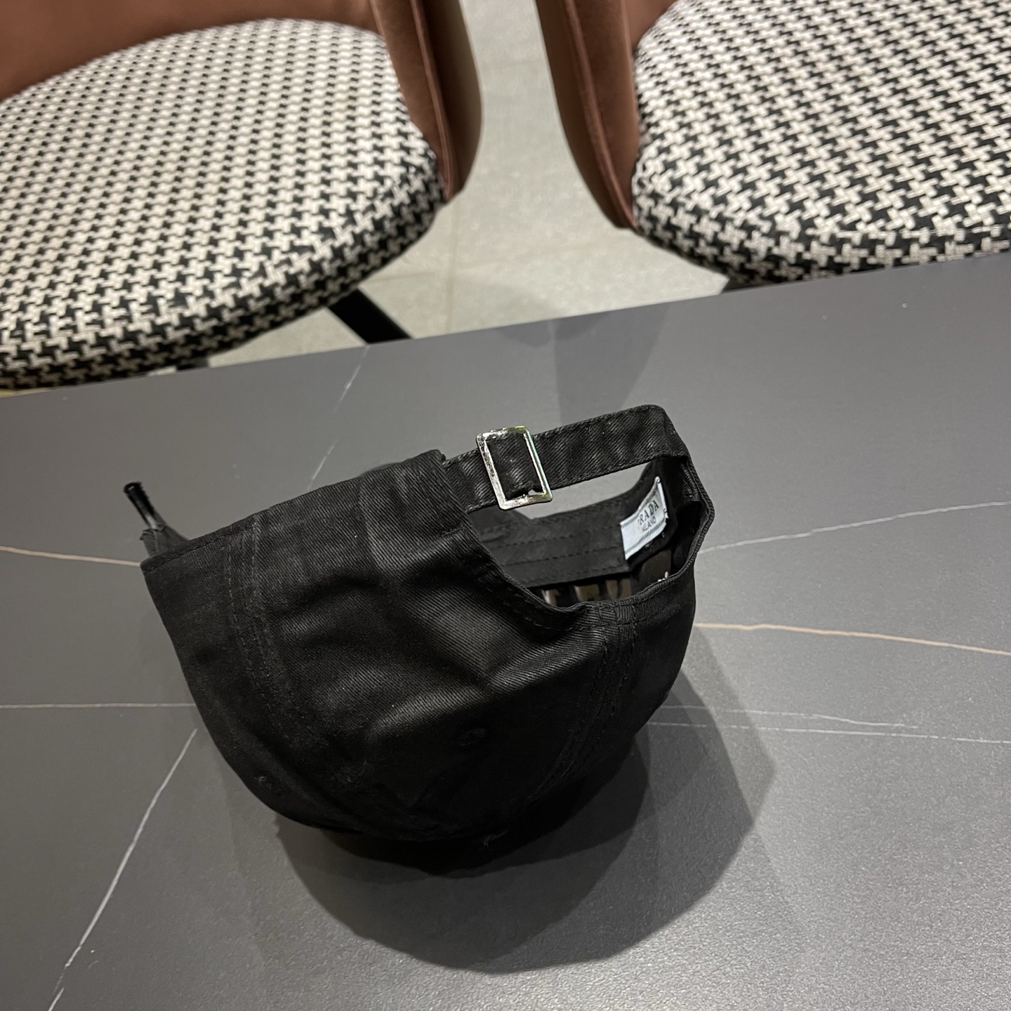 PRADA普拉达 美式破洞棒球帽女夏季做旧磨毛透气宽帽檐显脸小鸭舌帽子男