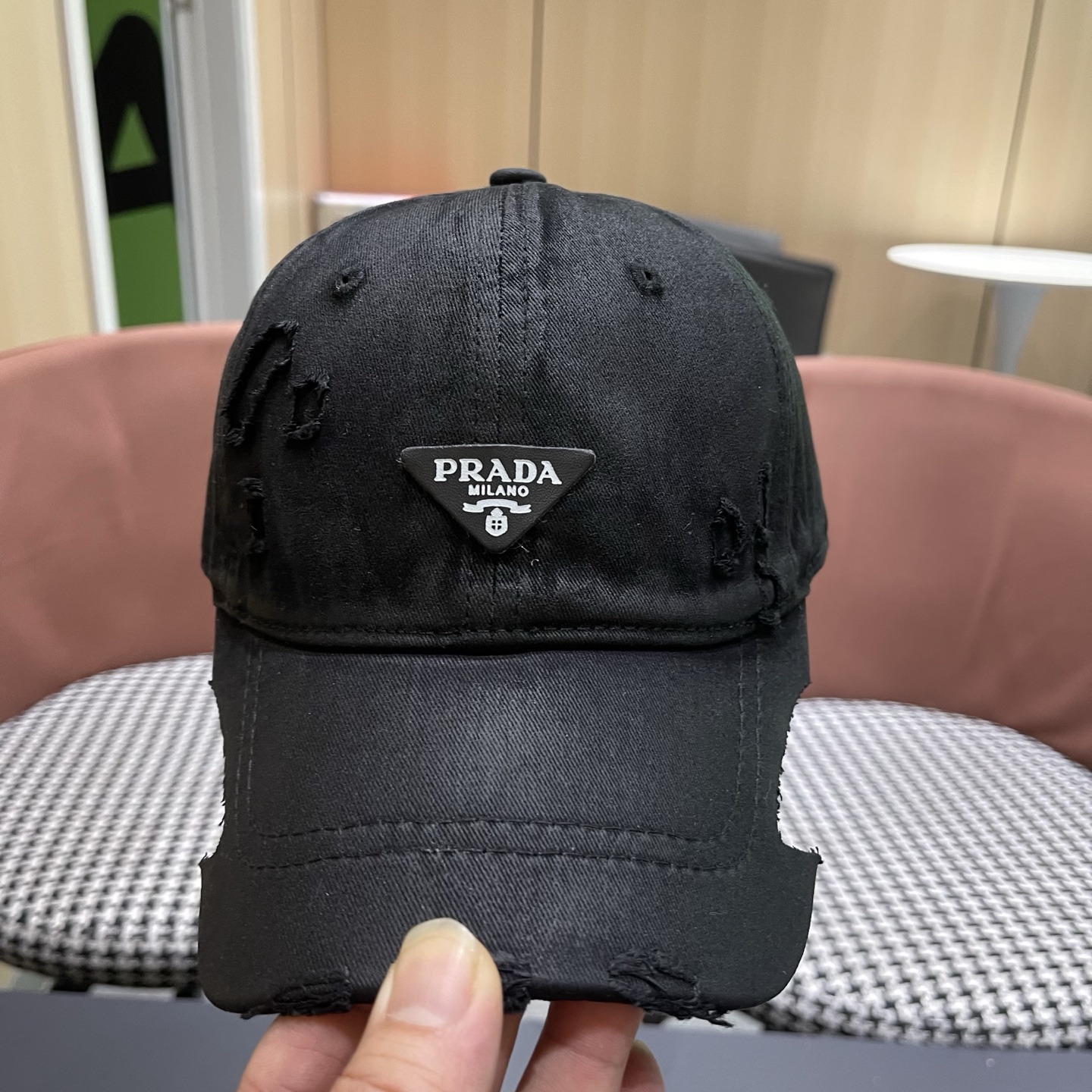 PRADA普拉达 美式破洞棒球帽女夏季做旧磨毛透气宽帽檐显脸小鸭舌帽子男