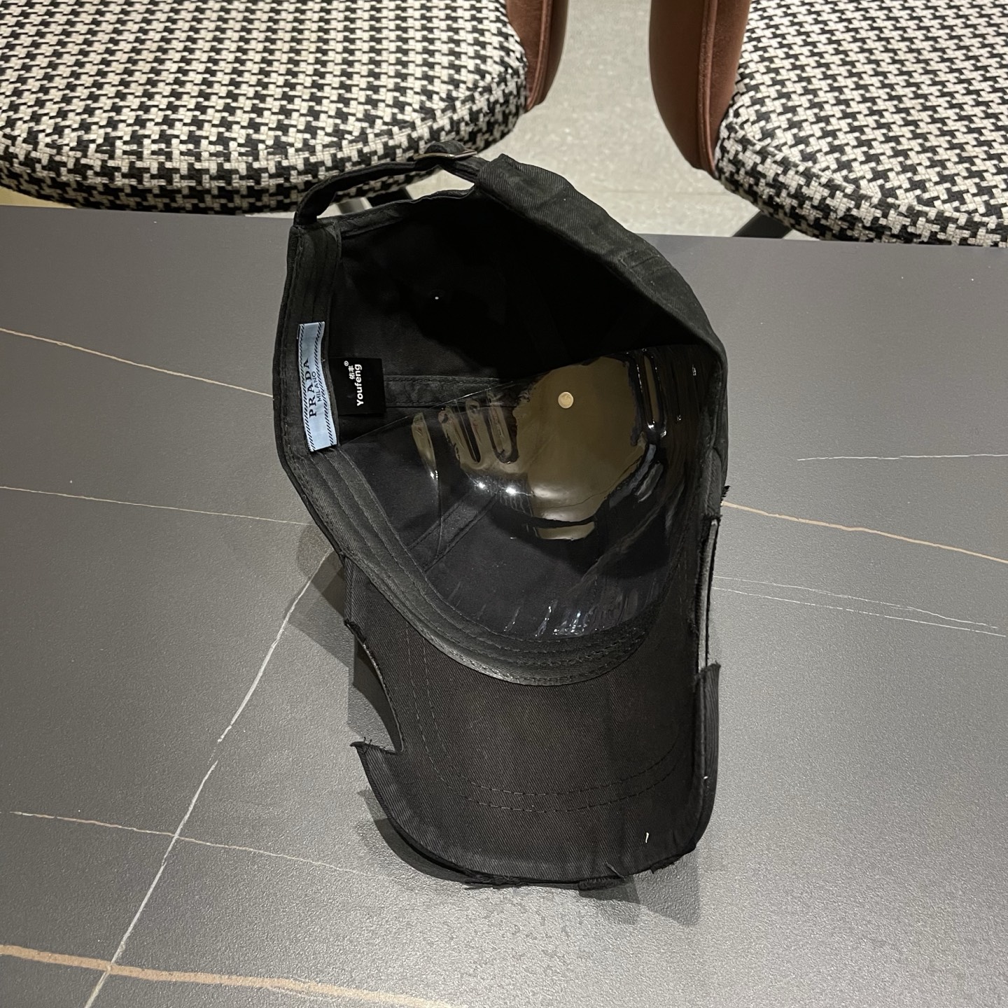 PRADA普拉达 美式破洞棒球帽女夏季做旧磨毛透气宽帽檐显脸小鸭舌帽子男