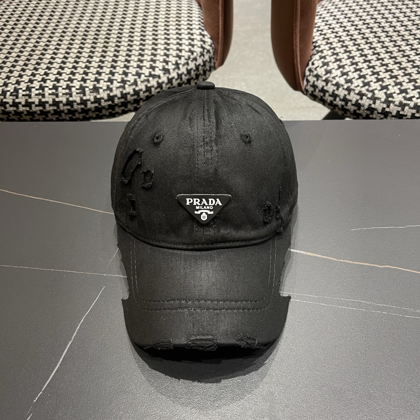 PRADA普拉达 美式破洞棒球帽女夏季做旧磨毛透气宽帽檐显脸小鸭舌帽子男