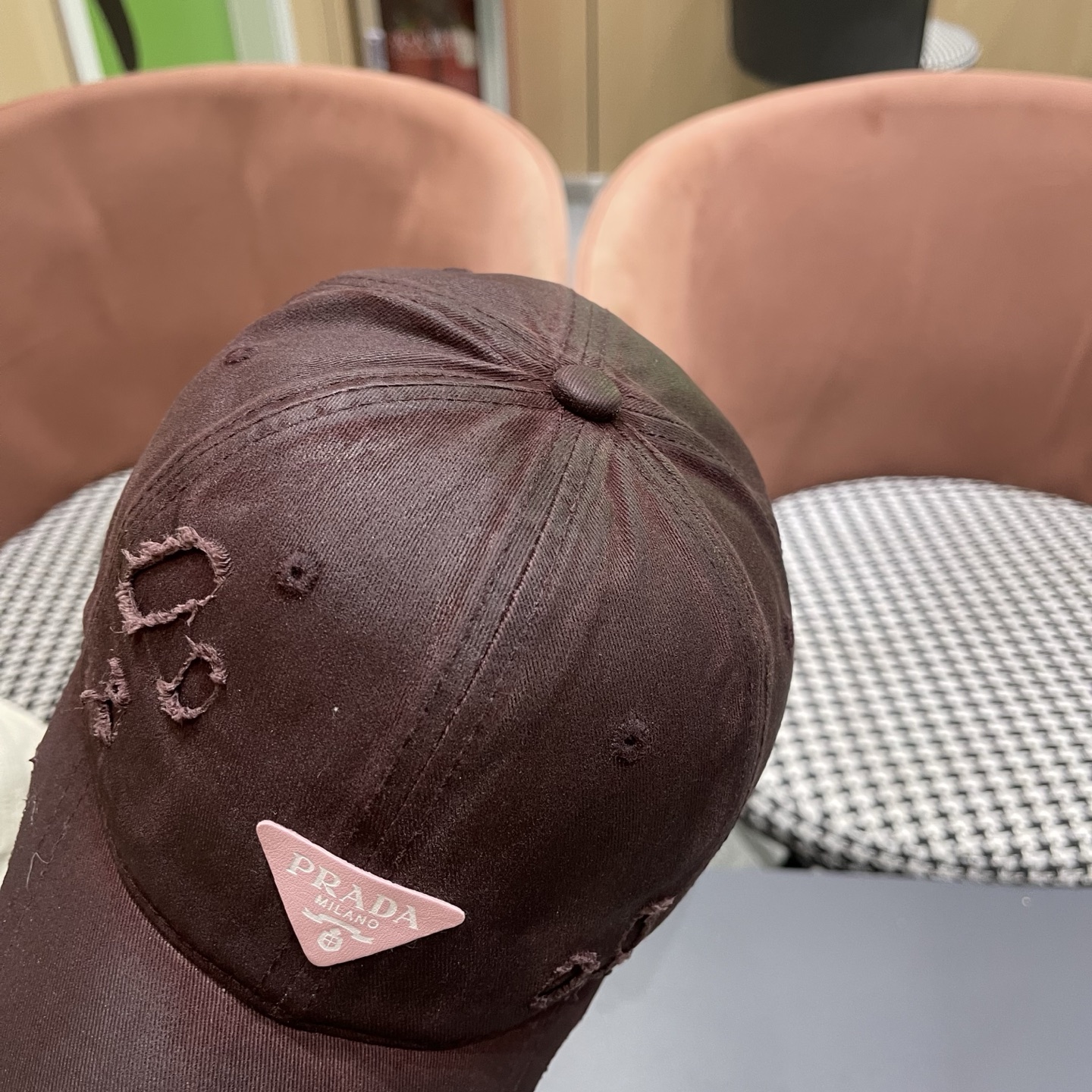 PRADA普拉达 美式破洞棒球帽女夏季做旧磨毛透气宽帽檐显脸小鸭舌帽子男