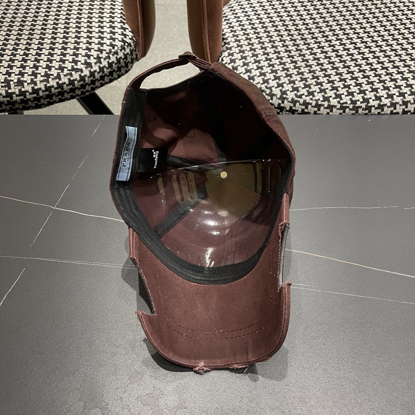 PRADA普拉达 美式破洞棒球帽女夏季做旧磨毛透气宽帽檐显脸小鸭舌帽子男