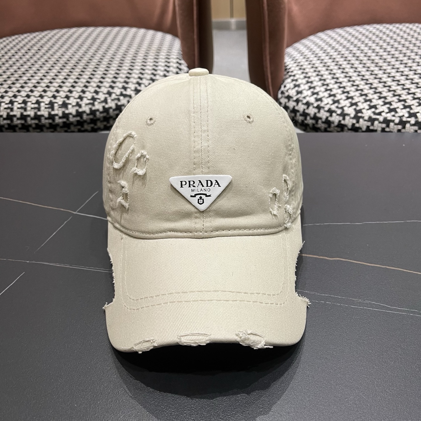 PRADA普拉达 美式破洞棒球帽女夏季做旧磨毛透气宽帽檐显脸小鸭舌帽子男