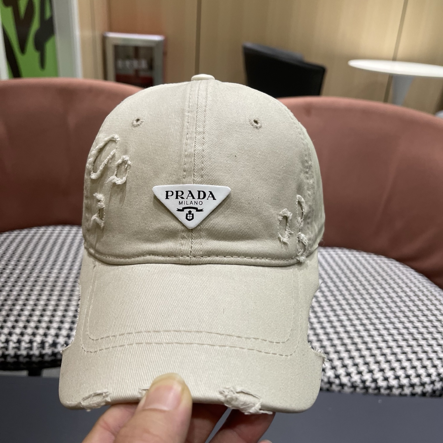 PRADA普拉达 美式破洞棒球帽女夏季做旧磨毛透气宽帽檐显脸小鸭舌帽子男