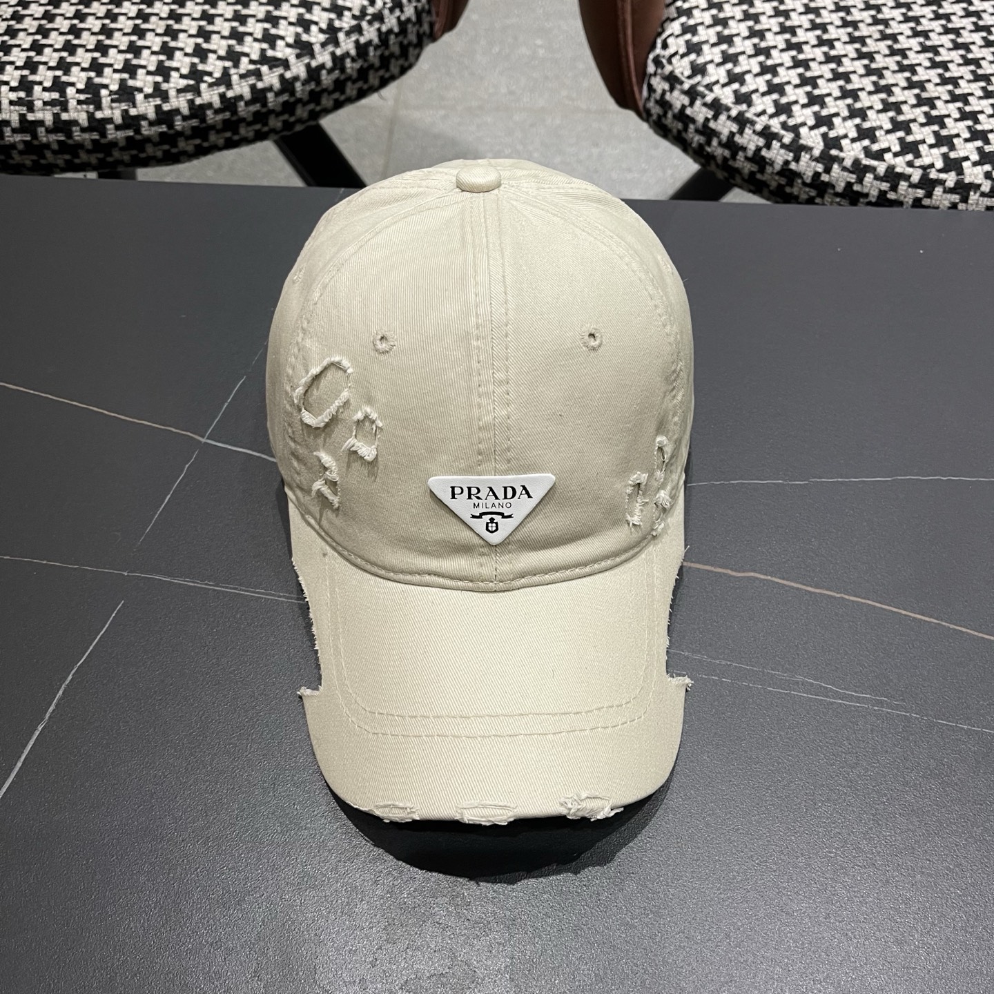 PRADA普拉达 美式破洞棒球帽女夏季做旧磨毛透气宽帽檐显脸小鸭舌帽子男