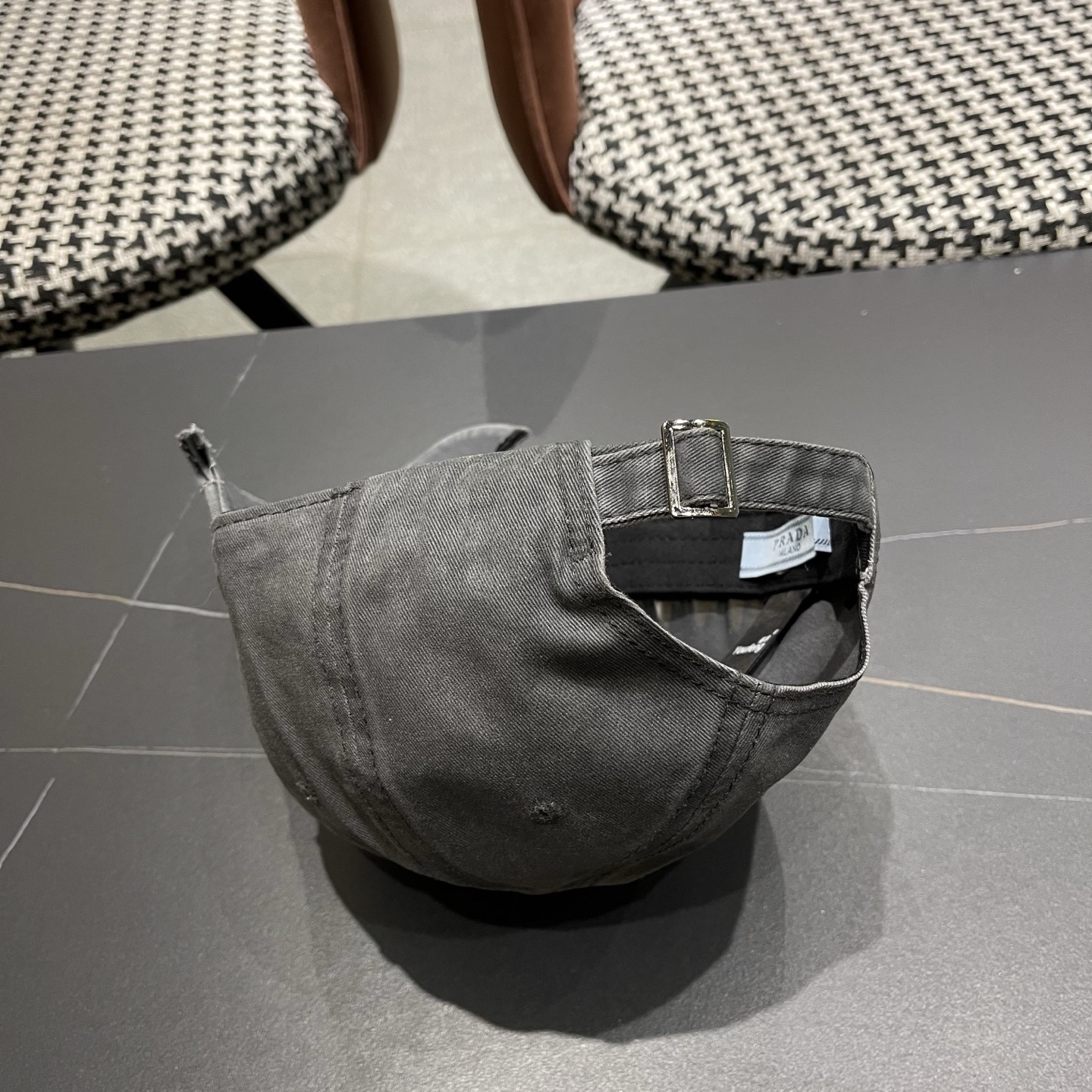 PRADA普拉达 美式破洞棒球帽女夏季做旧磨毛透气宽帽檐显脸小鸭舌帽子男