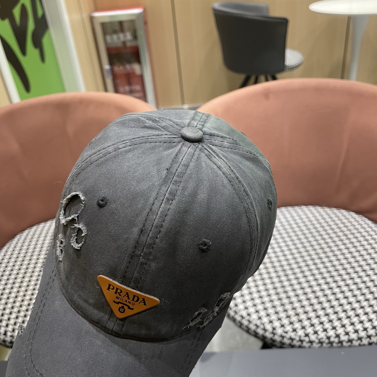 PRADA普拉达 美式破洞棒球帽女夏季做旧磨毛透气宽帽檐显脸小鸭舌帽子男