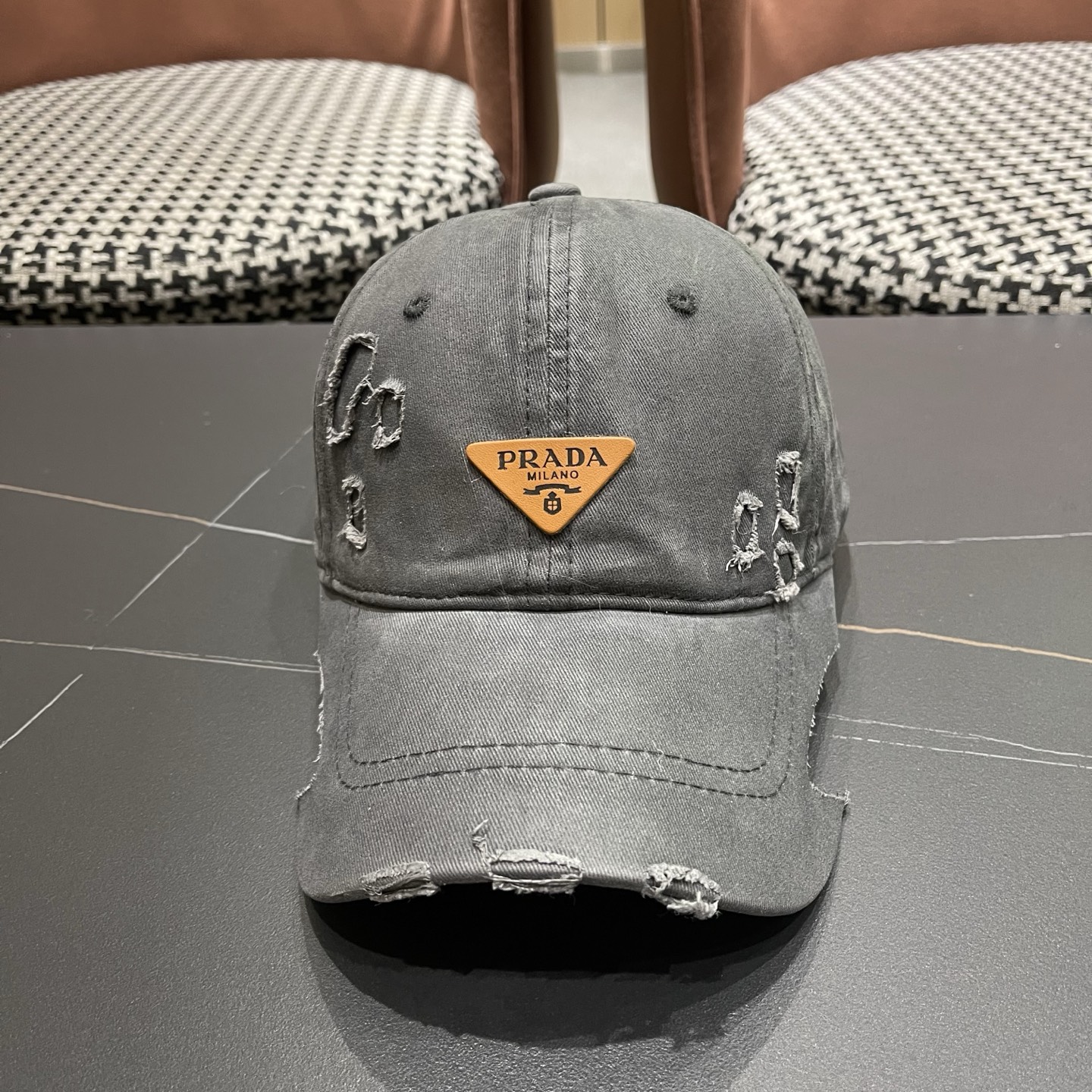 PRADA普拉达 美式破洞棒球帽女夏季做旧磨毛透气宽帽檐显脸小鸭舌帽子男