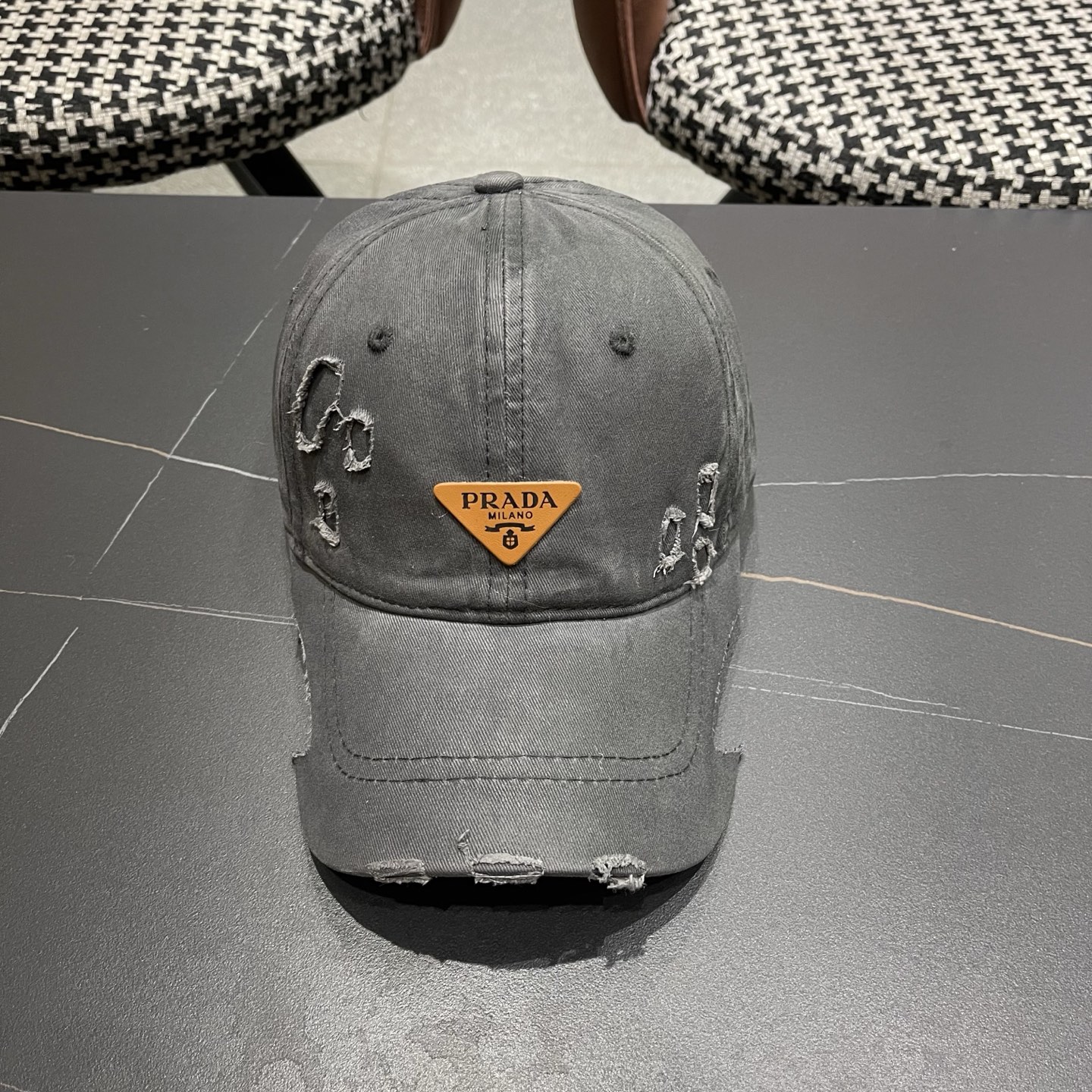 PRADA普拉达 美式破洞棒球帽女夏季做旧磨毛透气宽帽檐显脸小鸭舌帽子男