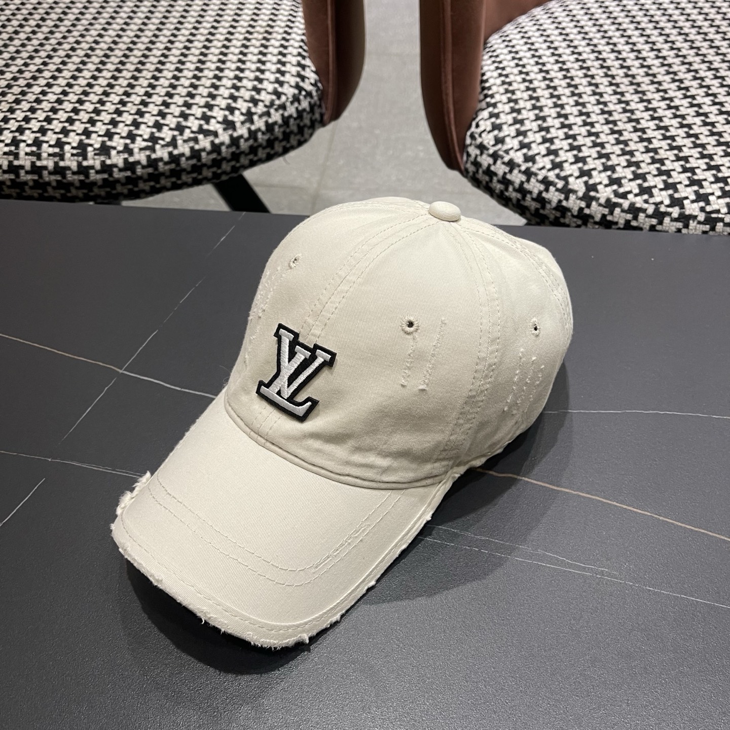 LV路易威登 棒球帽潮男休闲百搭母韩版时尚防晒百搭鸭舌帽女ins